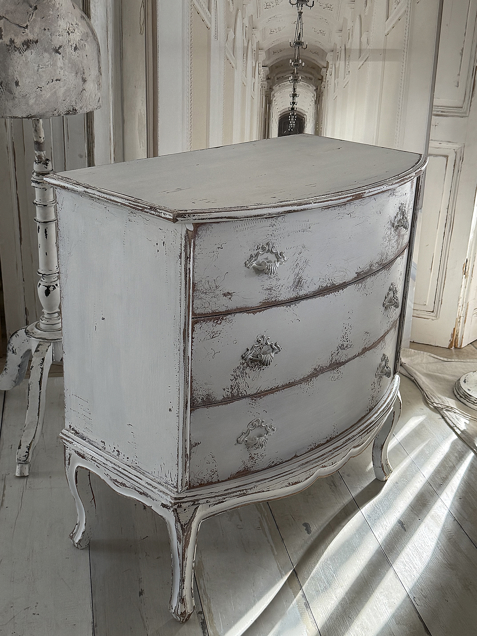 Alte Shabby-Schubladenkommode mit Vintage-Charme***