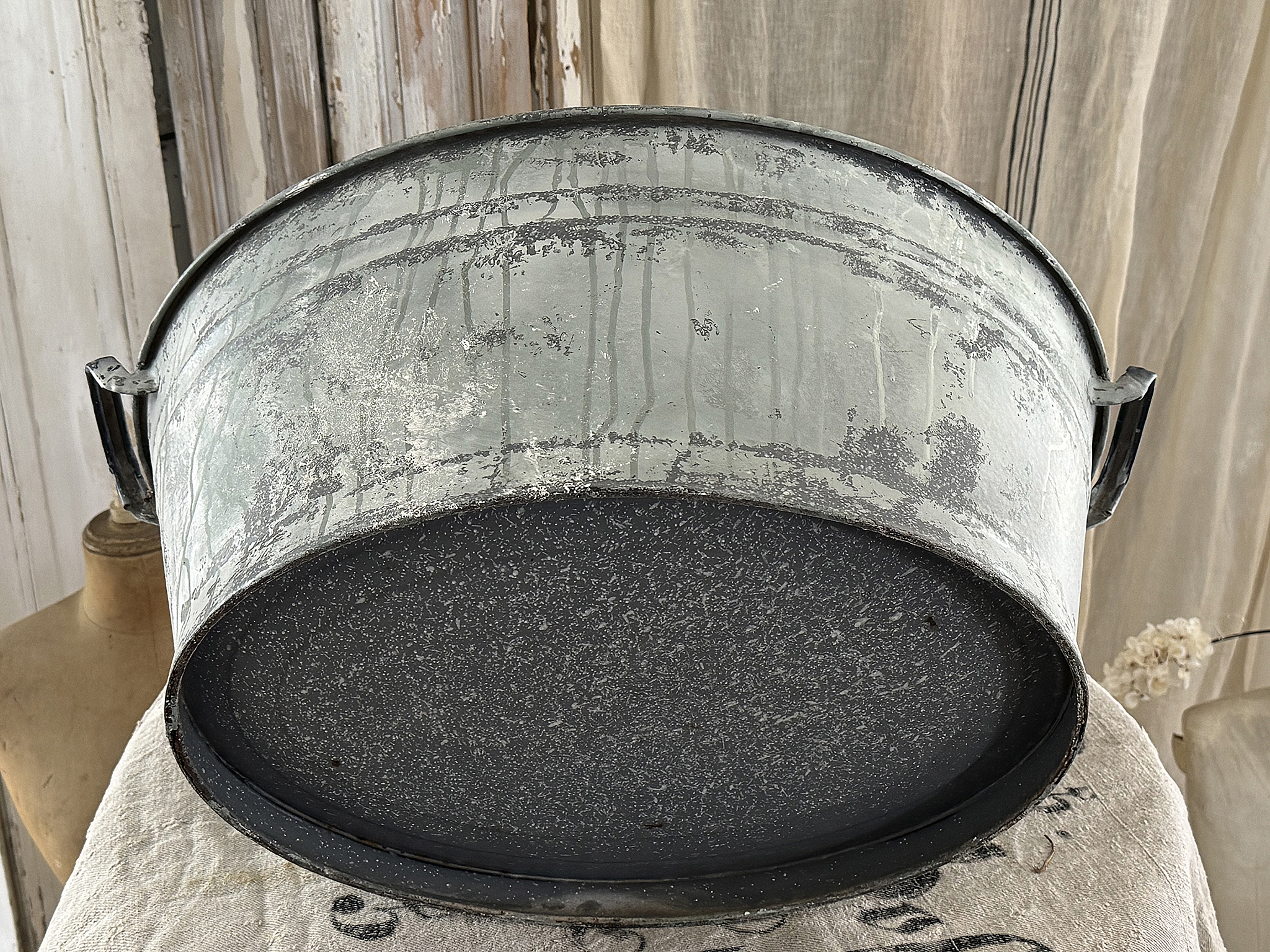 Schöne alte Emaille-Wanne im zartem Salbeigrün mit herrlicher Vintage-Patina***