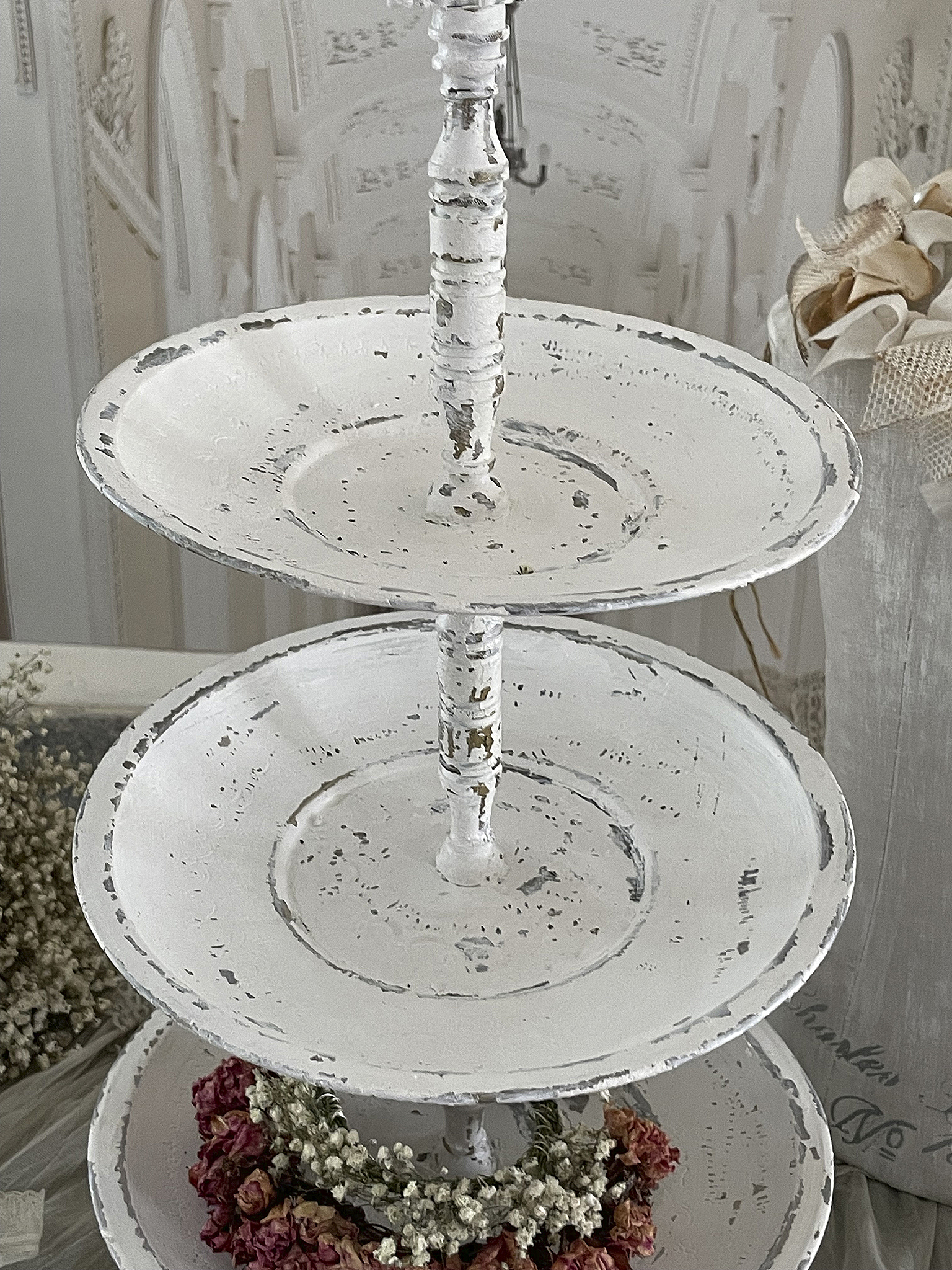 Alte Etagere im Shabbykleid*** Alte Etagere im Shabbykleid***