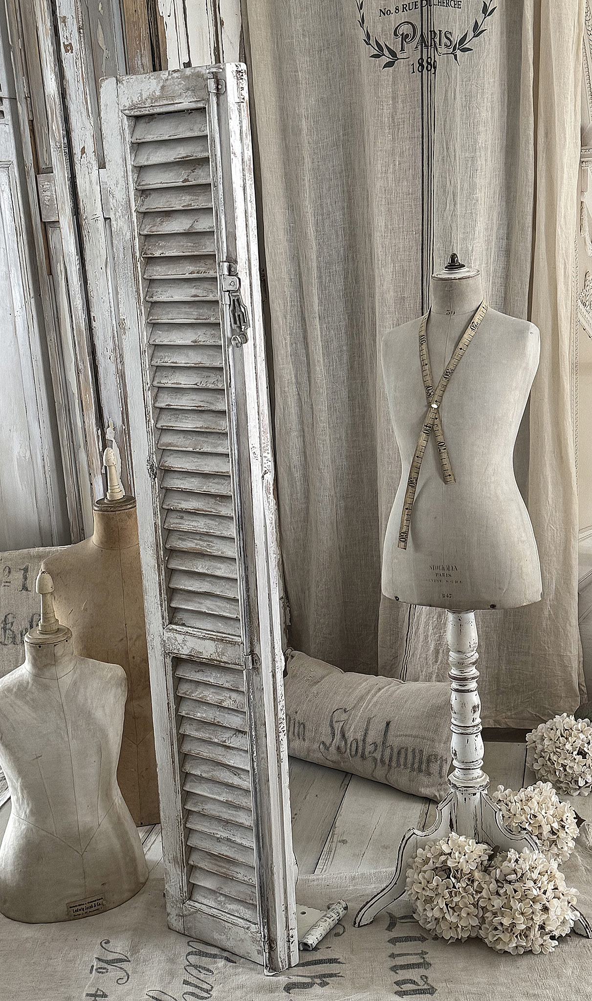 Antiker Lamellenladen aus Frankreich – Liebhaberstück