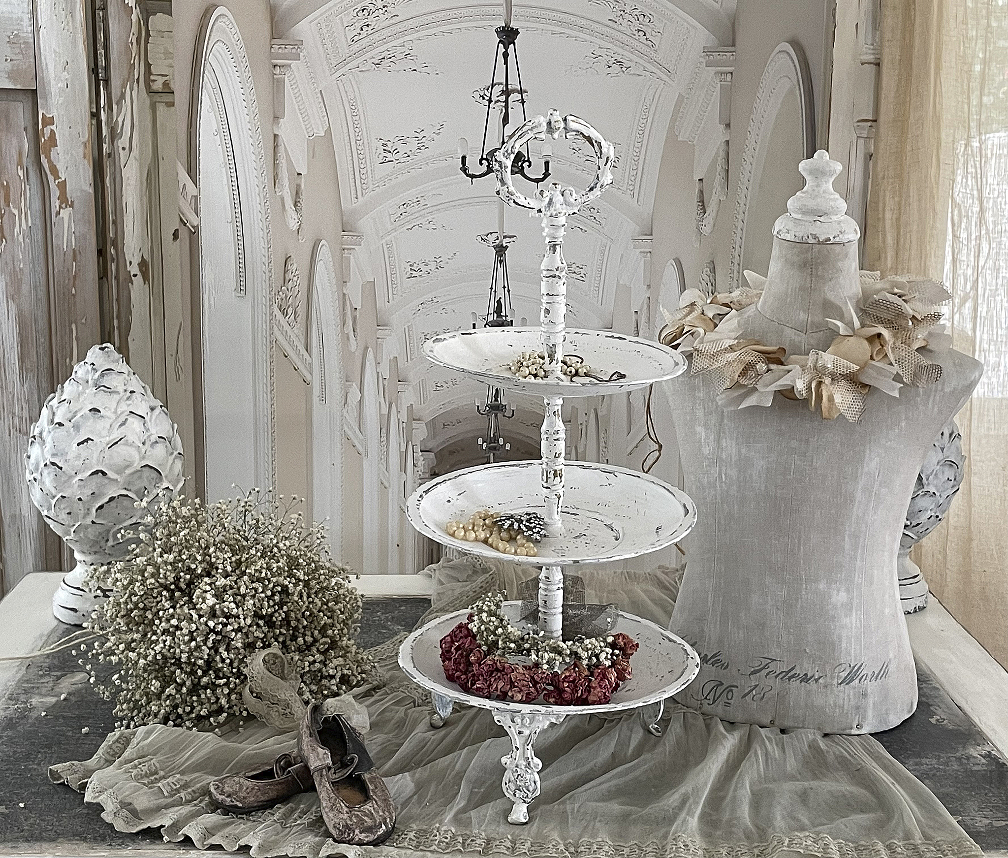 Alte Etagere im Shabbykleid*** Alte Etagere im Shabbykleid***