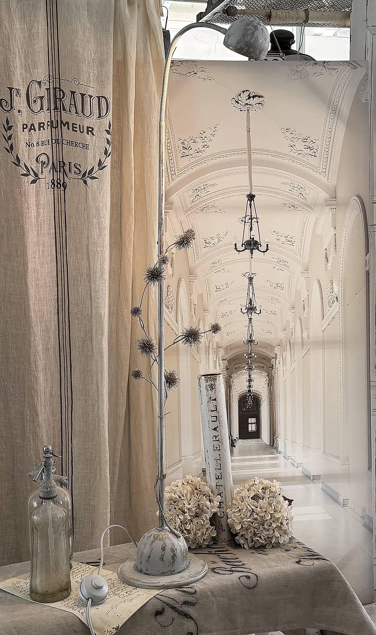 Zarte alte Stehlampe aus Messing – charmantes Vintage-Stück***