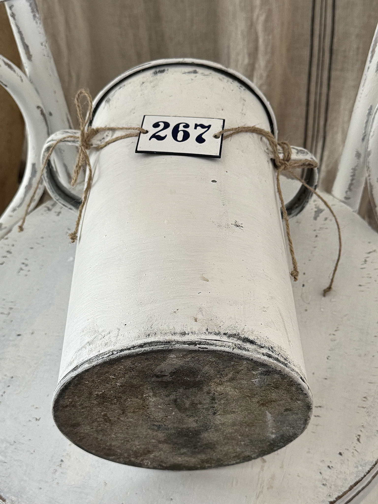 Alter Zinktopf im Shabby Chic mit Emaille-Schildchen Nr. 267***