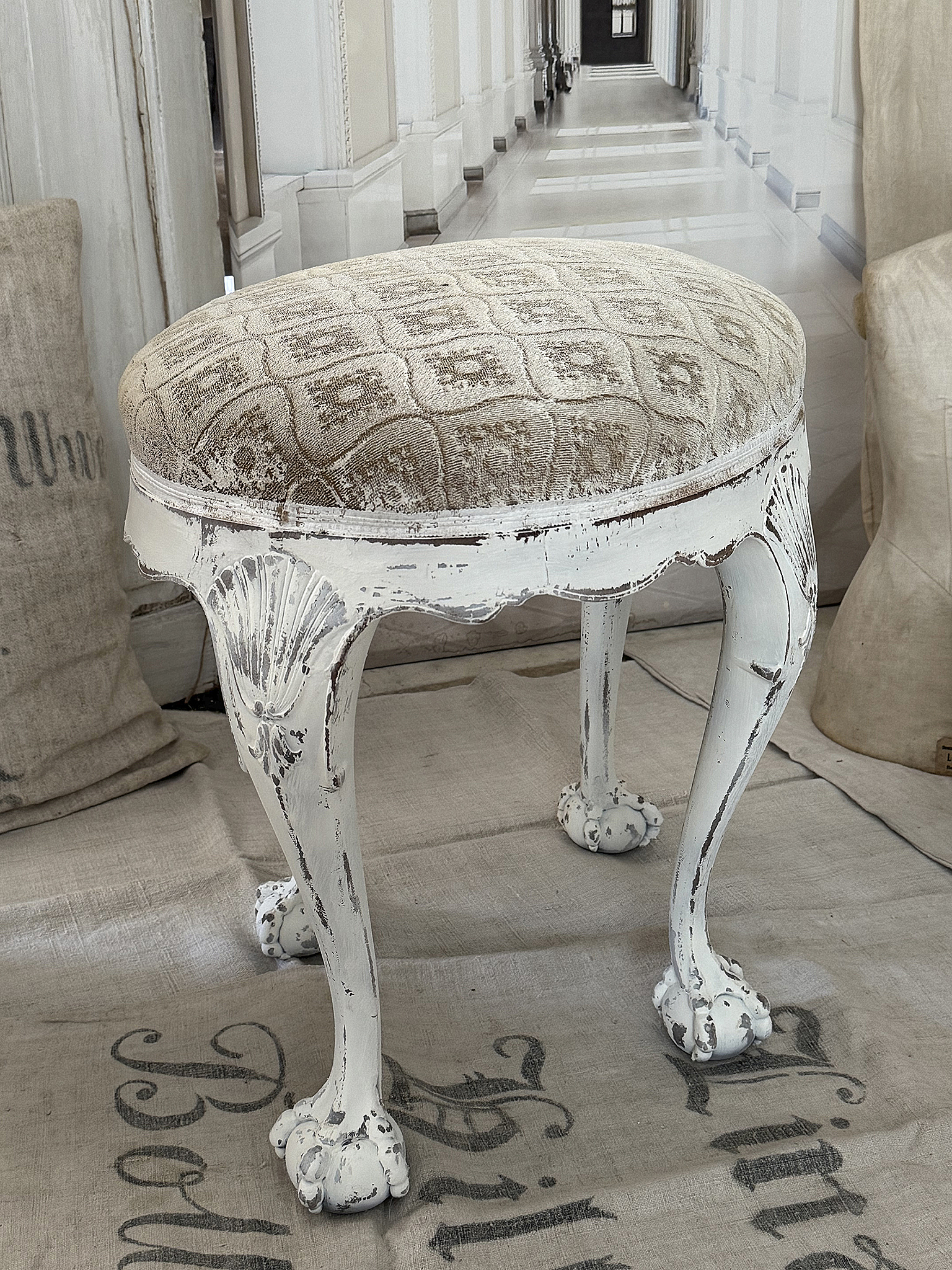 Antiker Hocker aus Frankreich***