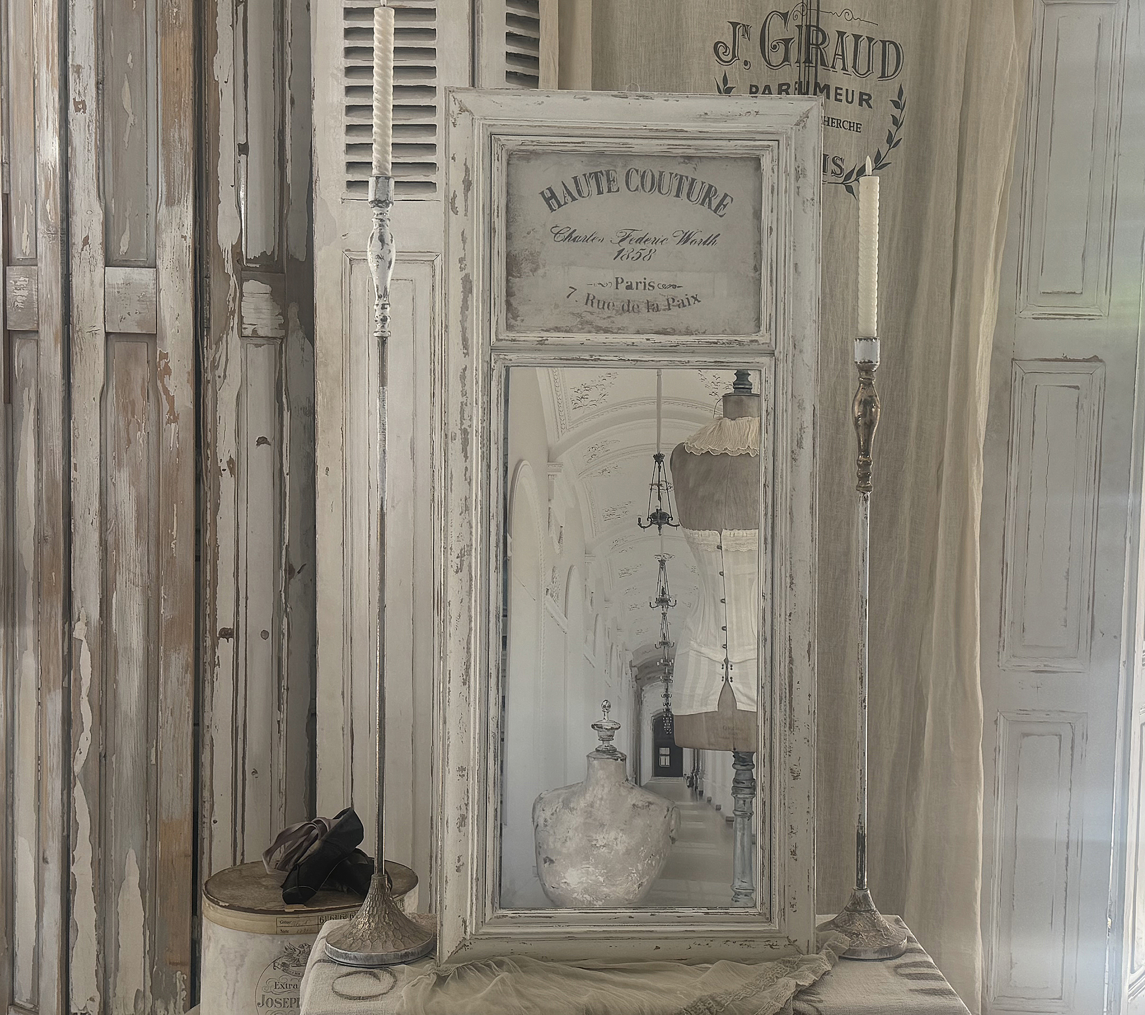 Großer Shabby Spiegel – Haute Couture Paris***