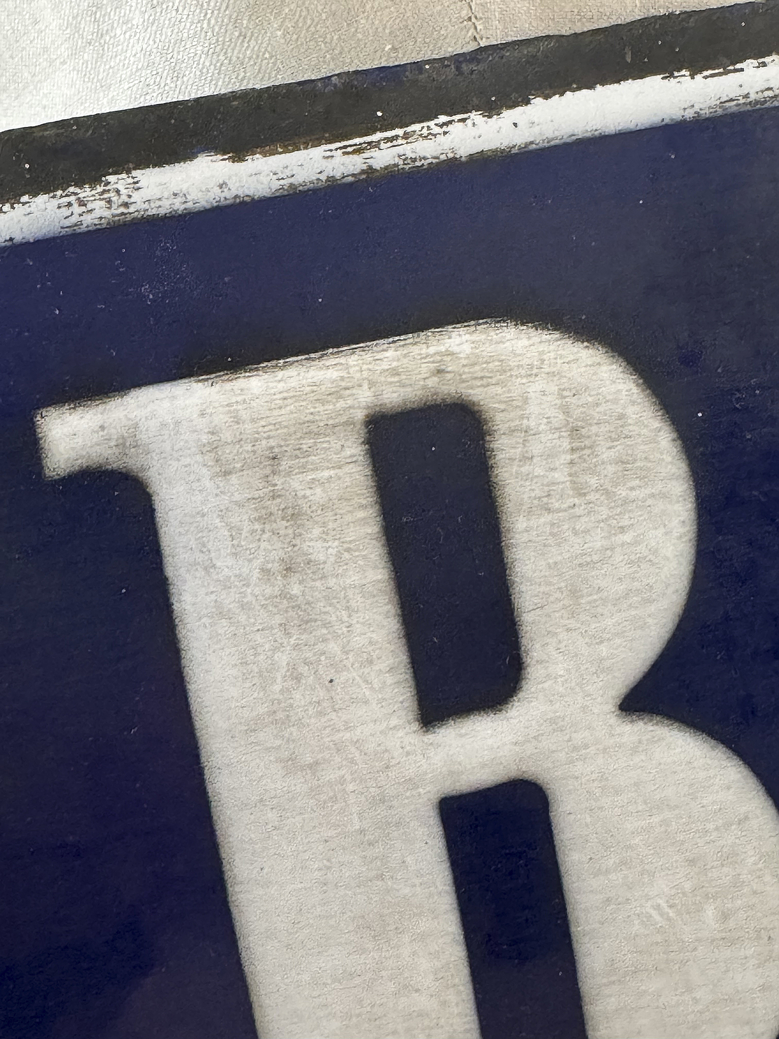 Altes großes Straßenschild aus Emaille***