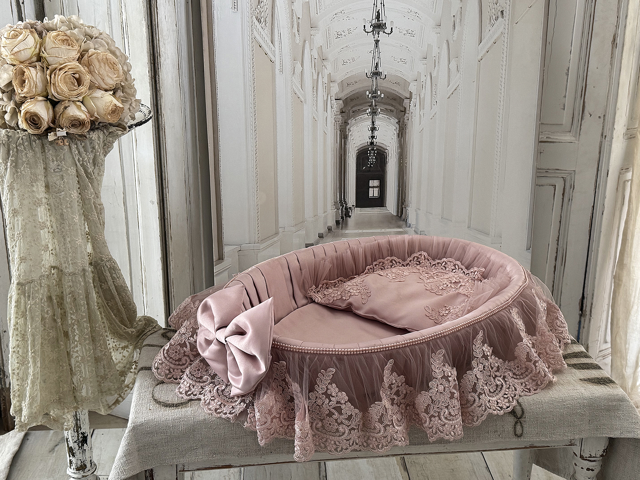  Romantisches Hundebett für kleine Hunde in Altrosa mit Spitze, Perlen & Kissen***