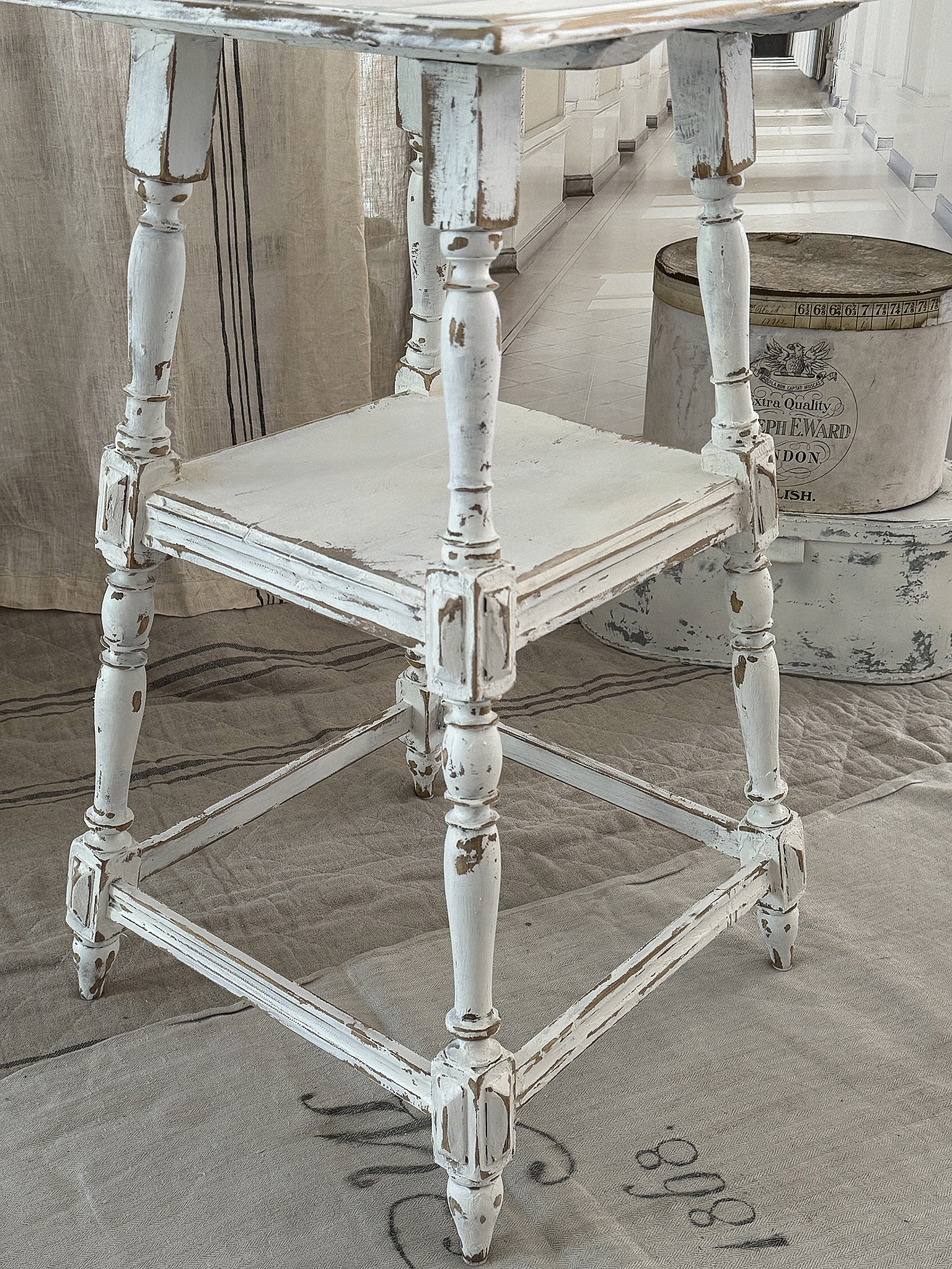 Alter Shabby Landhaustisch, Beistelltisch***