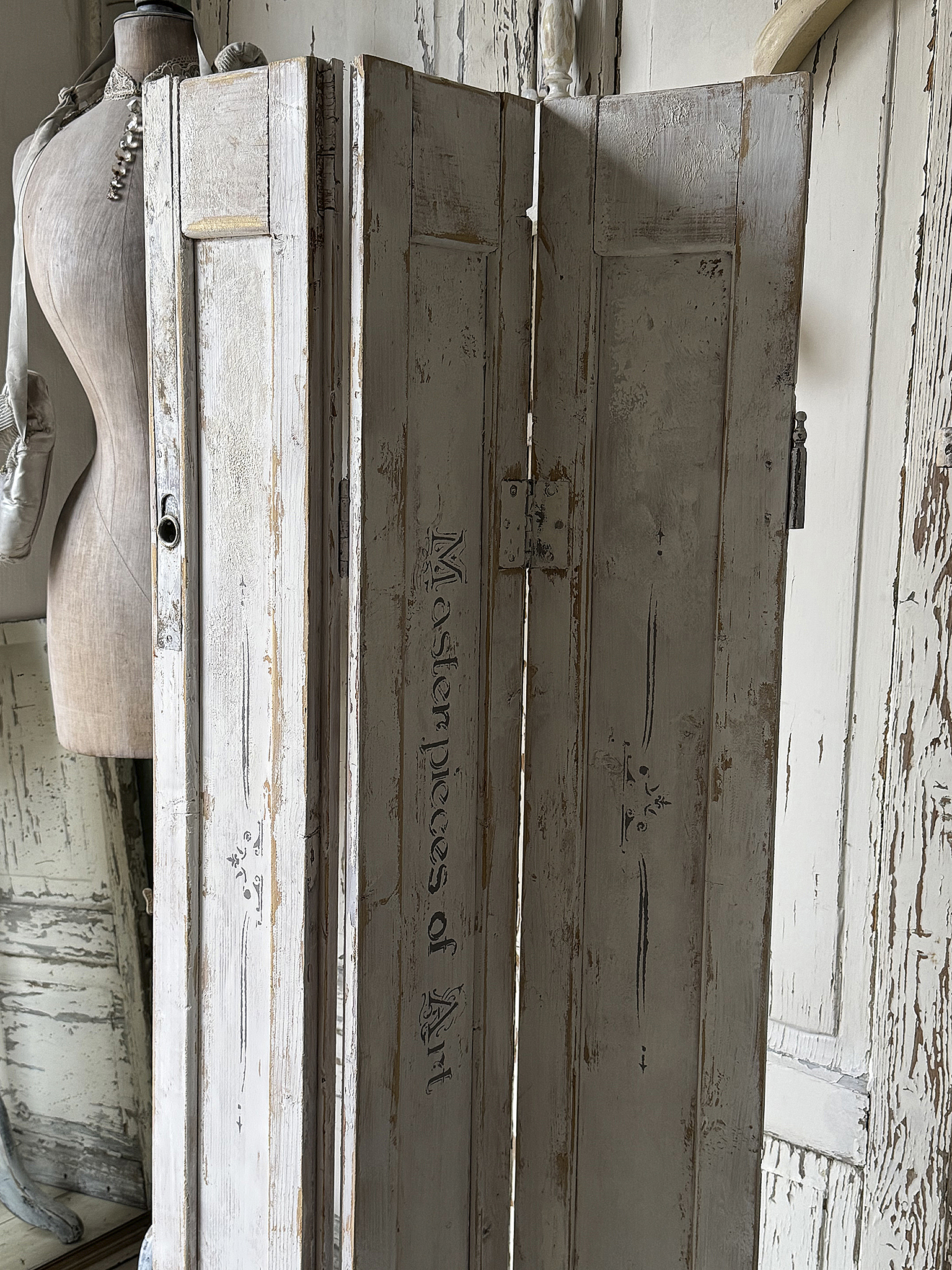 Französischer Klappladen – ein echtes Masterpieces of Art***