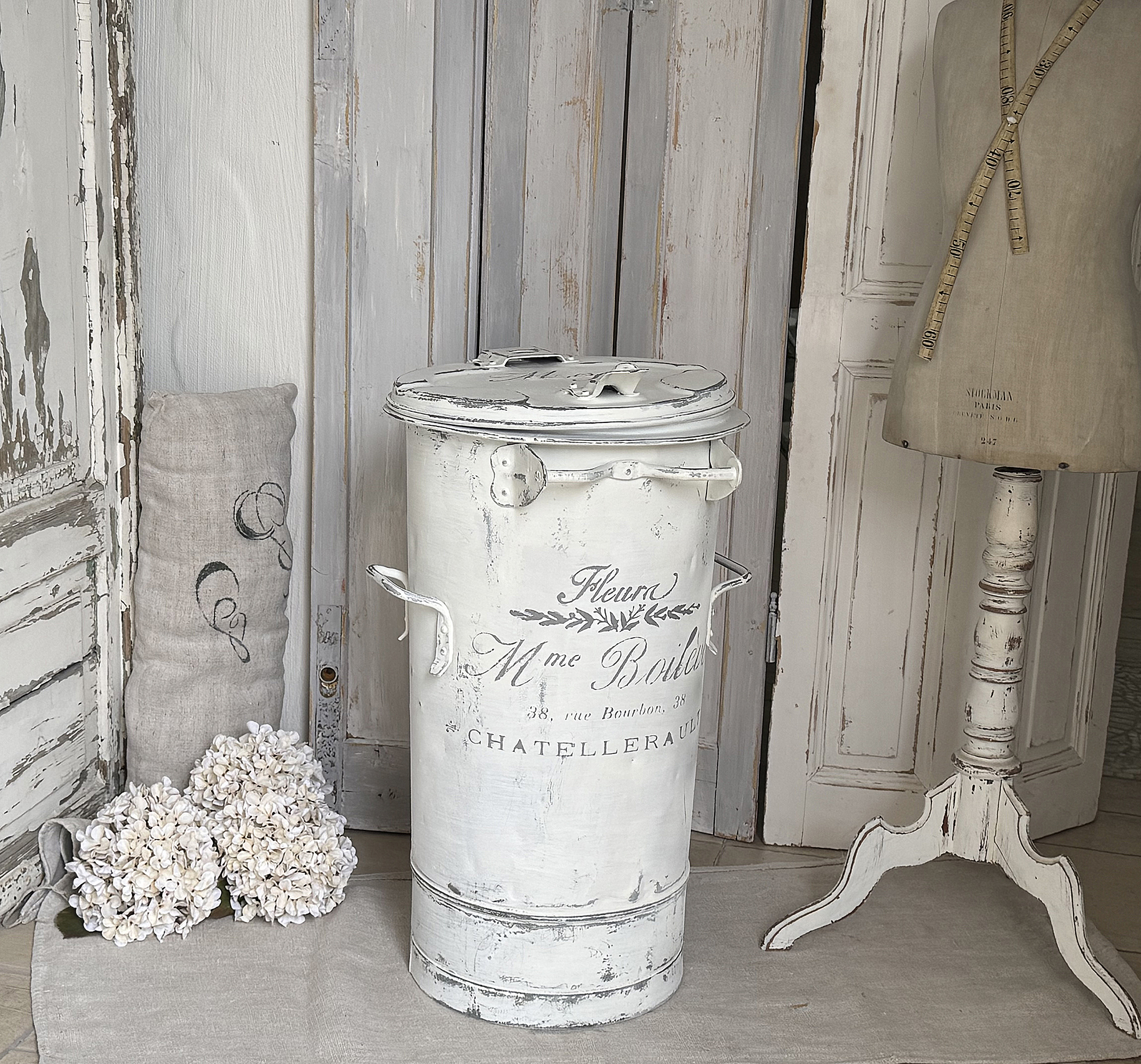 Alte große Zinkmülltonne Fleura***