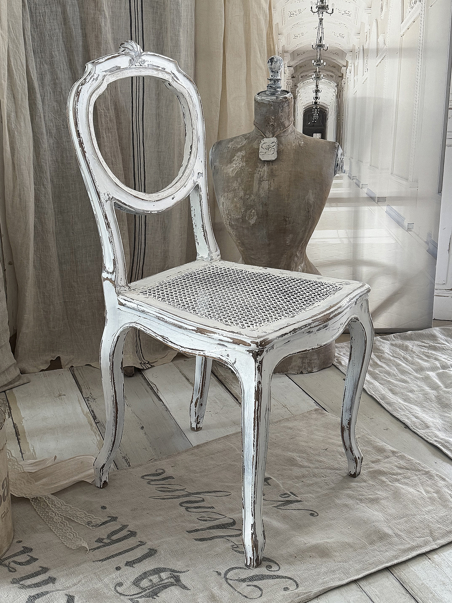 Zarter antiker Chippendale-Stuhl mit Wiener Geflecht***
