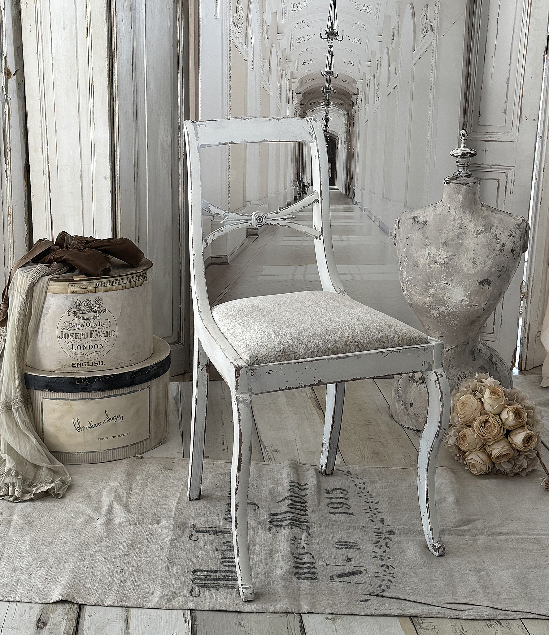 Antiker Holzstuhl mit Sitzpolster – Vintage Shabby Chic***