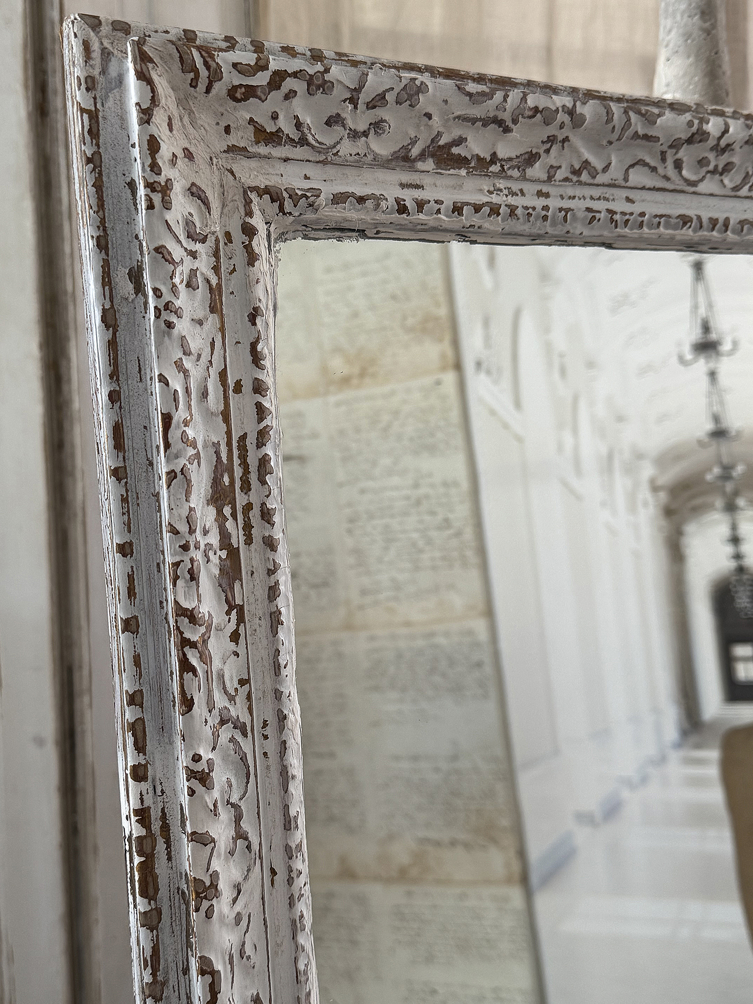 Ein Spiegel mit Geschichte & Charakter***