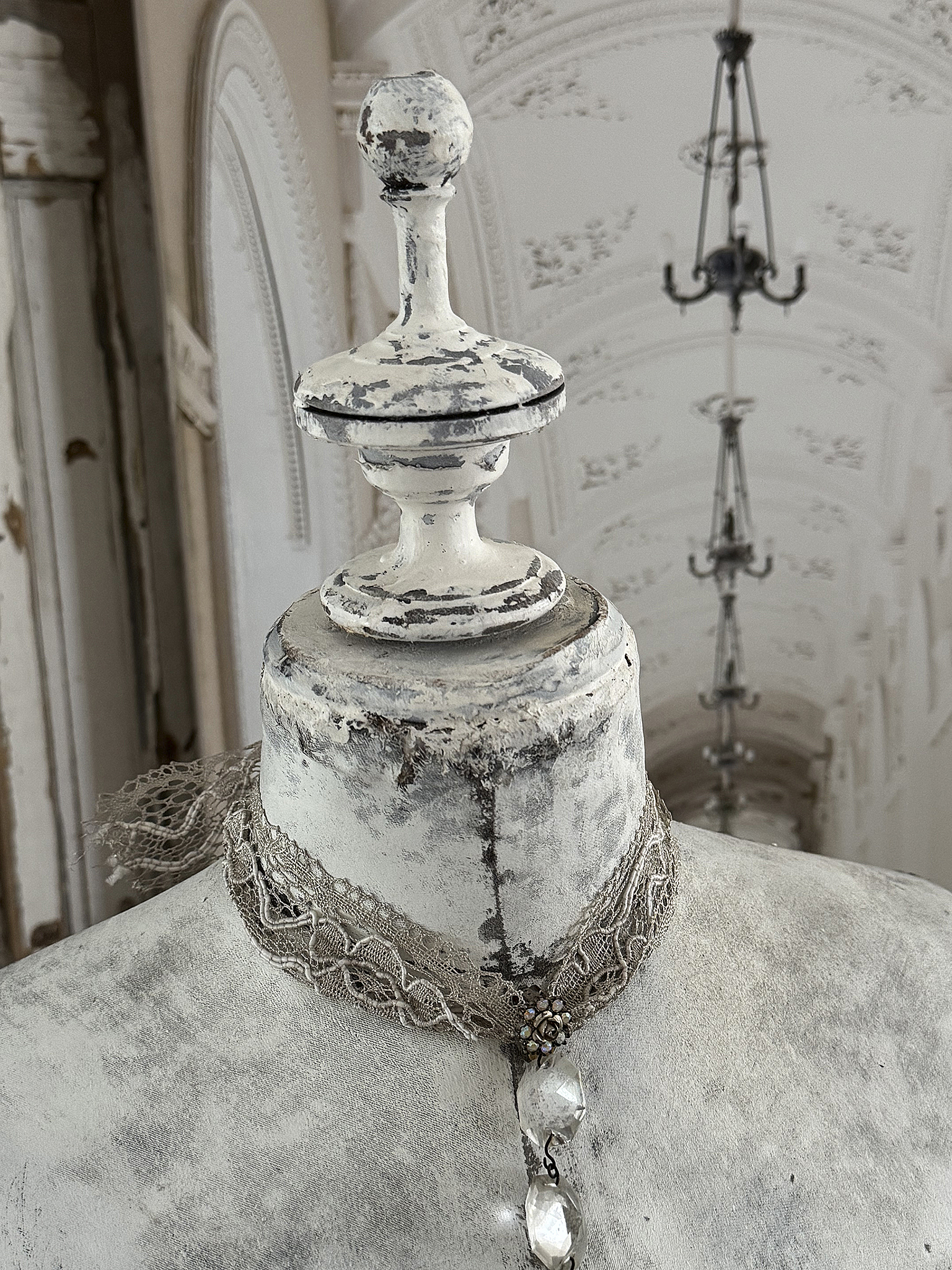  Antike Schneiderpuppe im Shabby-Chic – nostalgische Korsettbüste mit Vintage-Charme***
