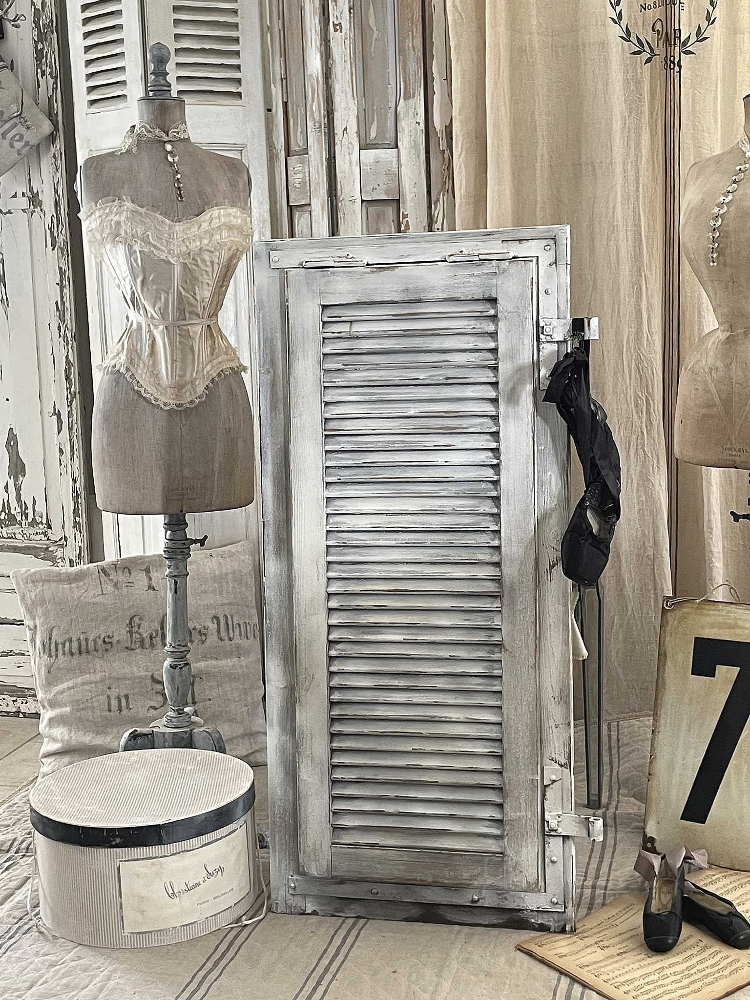 Antiker seltener Standfensterladen mit Memoboard*** Antiker seltener Standfensterladen mit Memoboard***