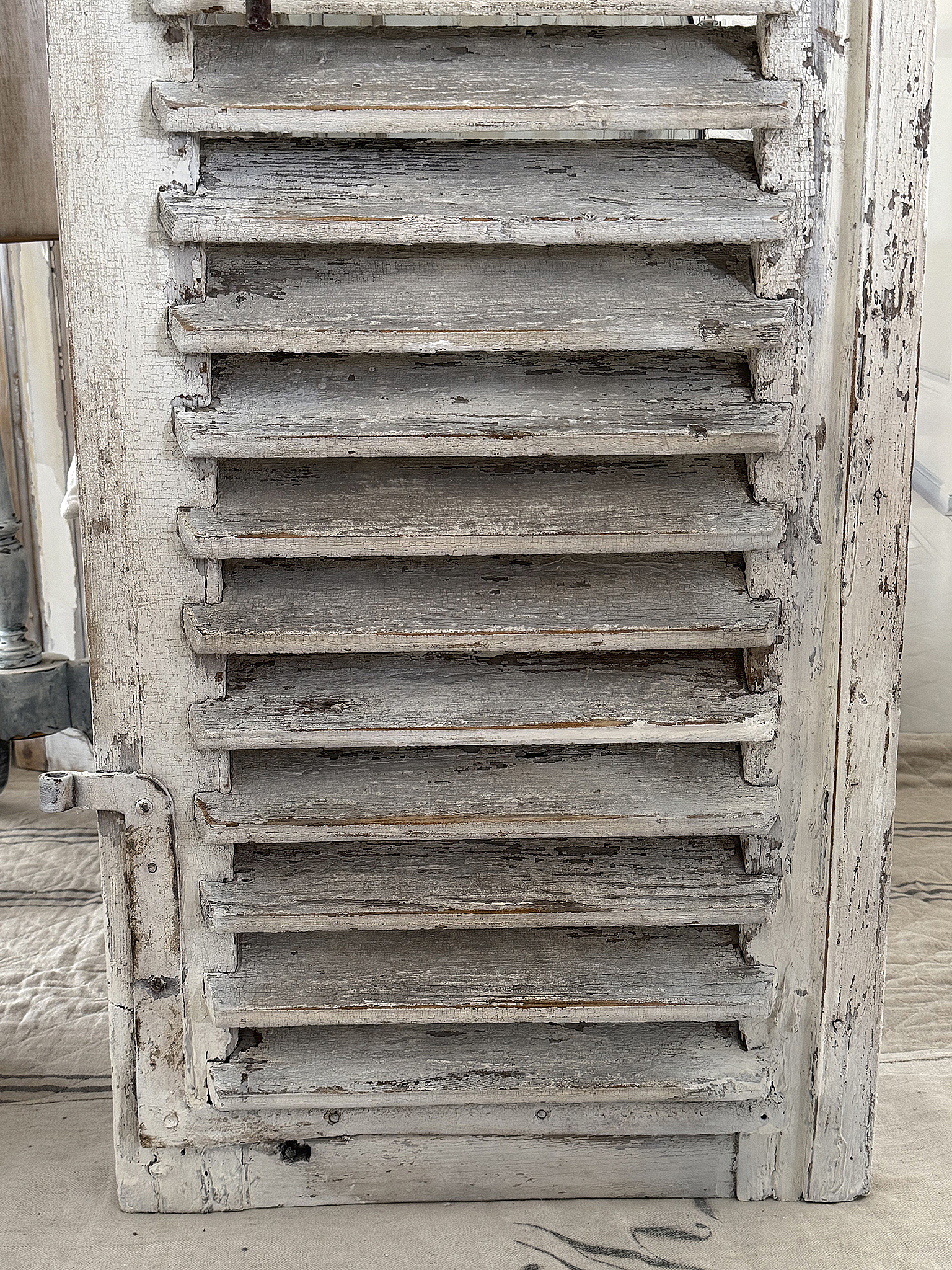 Dekorativer Lamellenladen mit Patina & Metallstab – Shabby-Chic*** Dekorativer Lamellenladen mit Patina & Metallstab – Shabby-Chic***