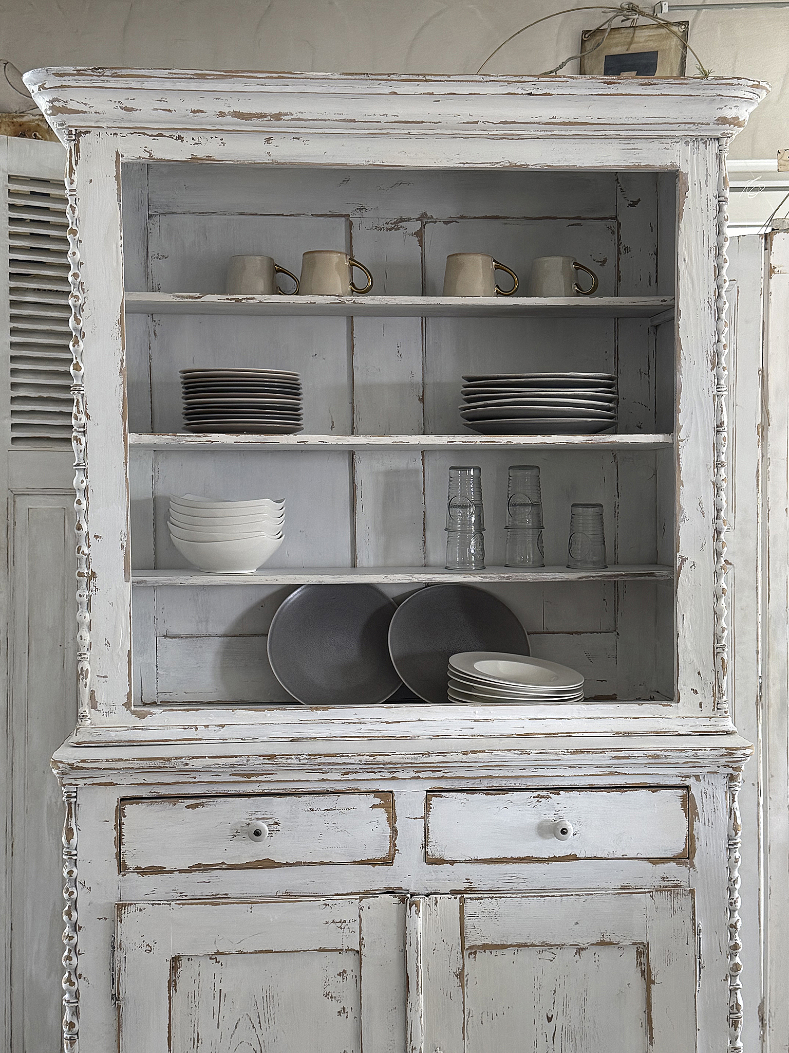 Wunderschöner Antiker Buffet-Schrank im Shabby-Chic***
