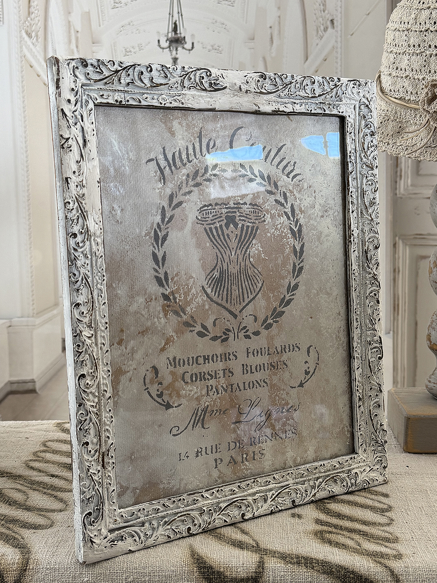 Romantisches Shabby Chic Deko-Duo – Haute Couture Bild & Vintage-Dose