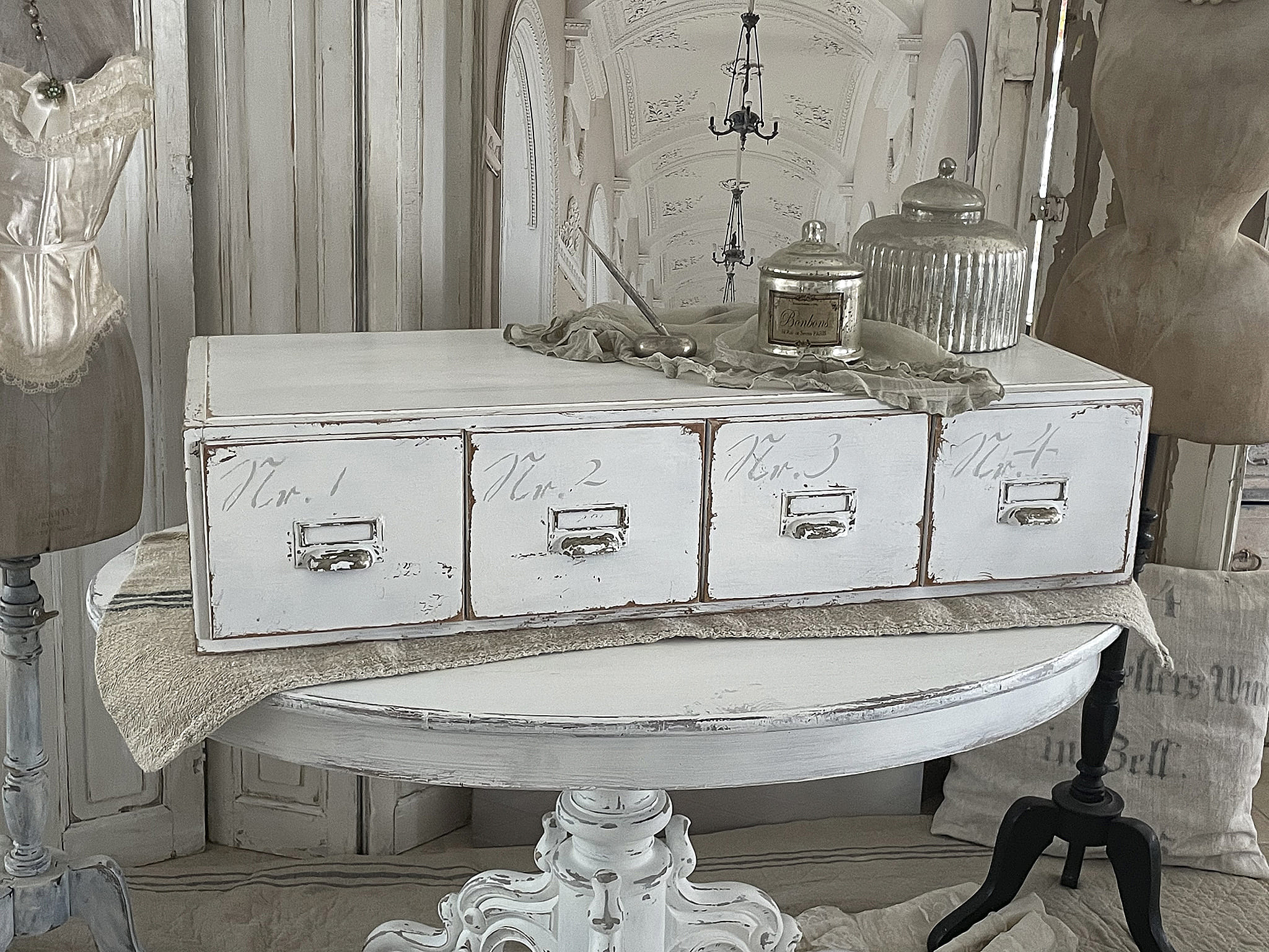Alter, langer Schubladen / Registerschrank Alter, langer Schubladen / Registerschrank