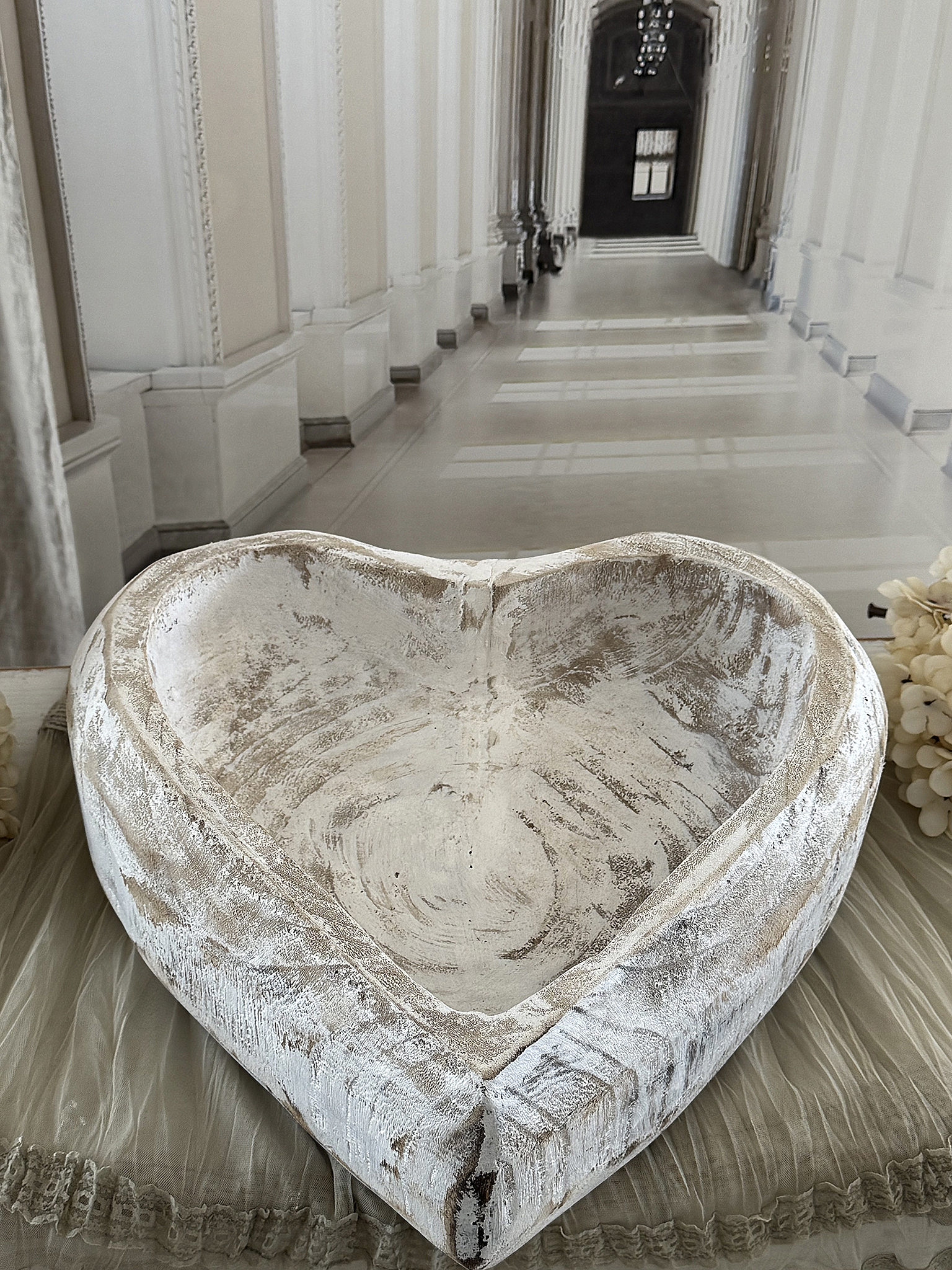 Shabby-Holzherzschale mit Leineneinleger – Romantik in Weiß-Naturtönen*** 