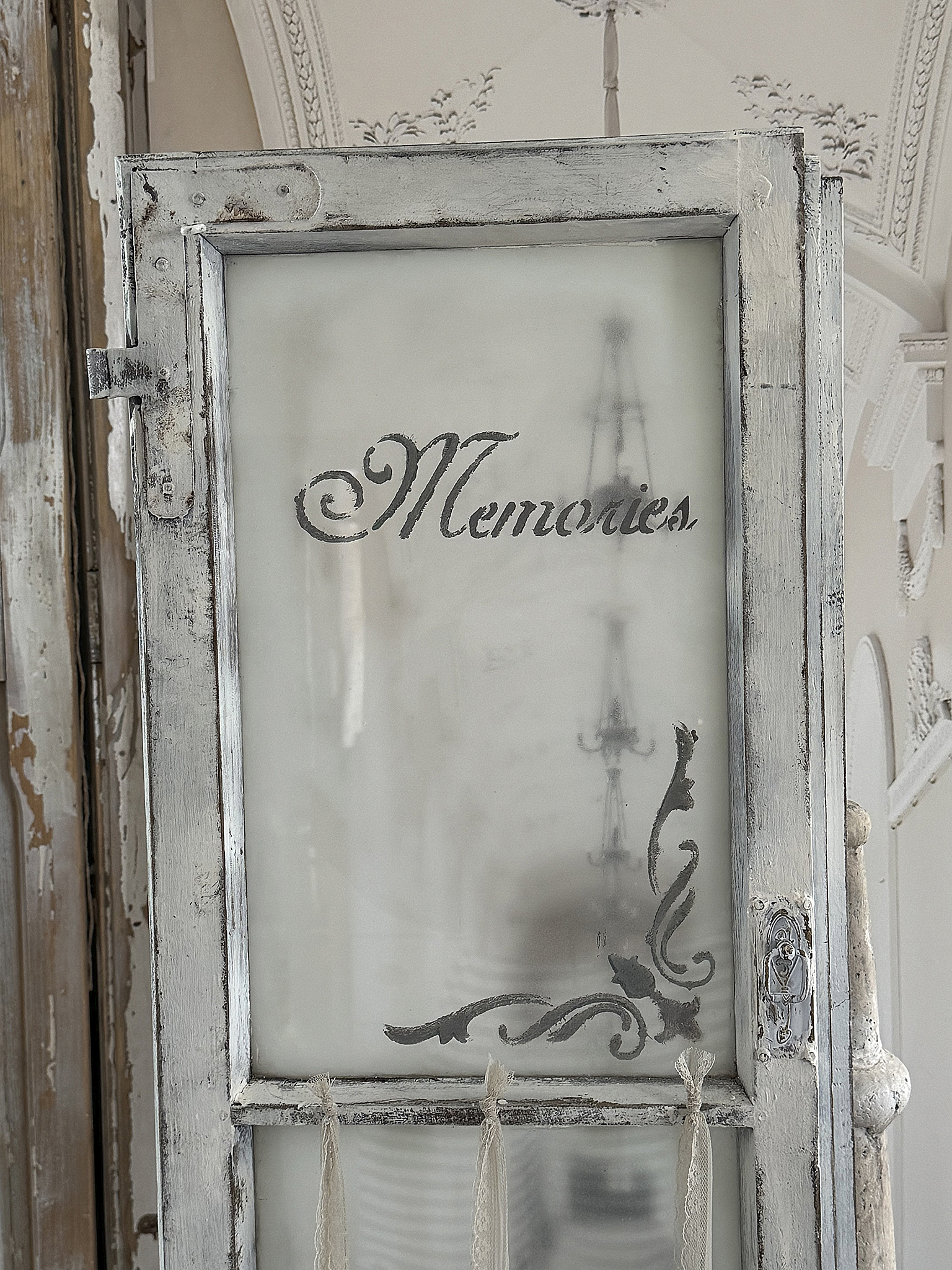  Antikes Sprossenfenster – Memo-Board Memories***