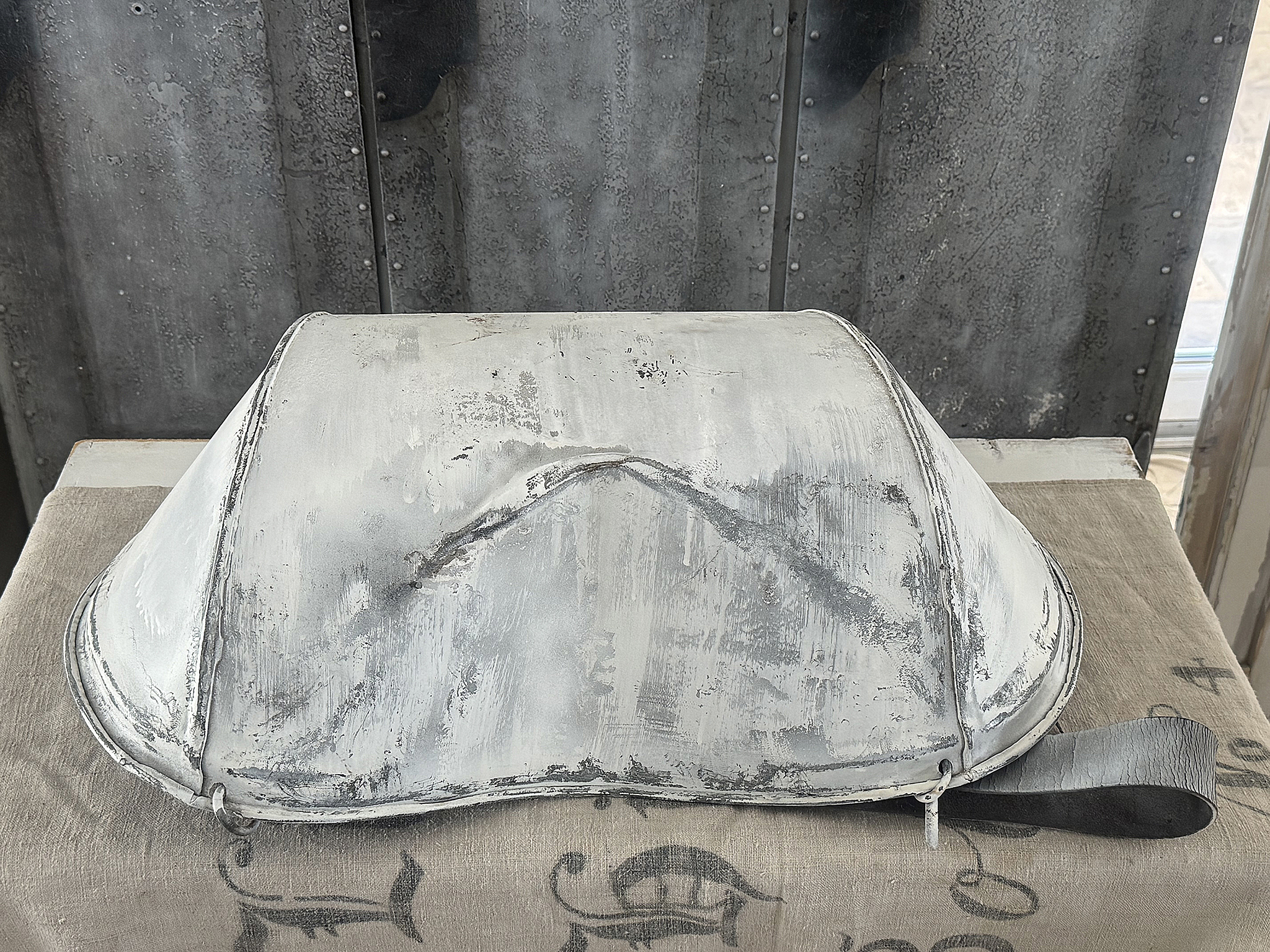 Alte Ernteschüssel aus Zink mit originalem Ledergriff – authentischer Shabby-Charme***