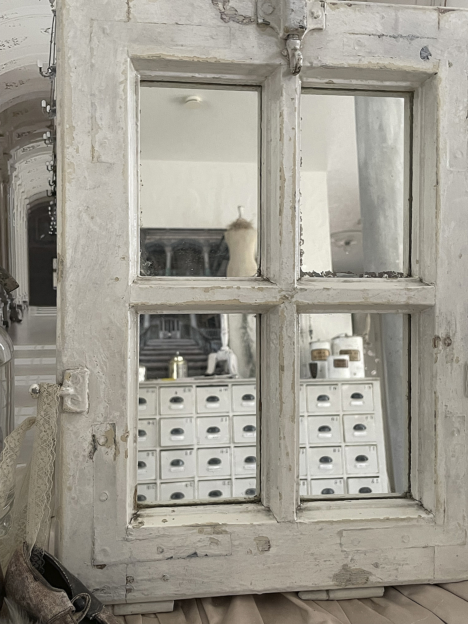 Antikes, kleines Sprossen/Spiegelfenster***