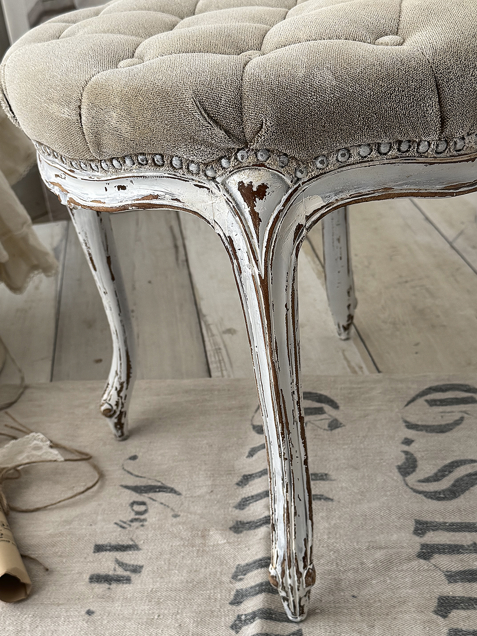 Reserviert! Alter Chippendale-Klavierhocker mit Federkern – Shabby Chic***