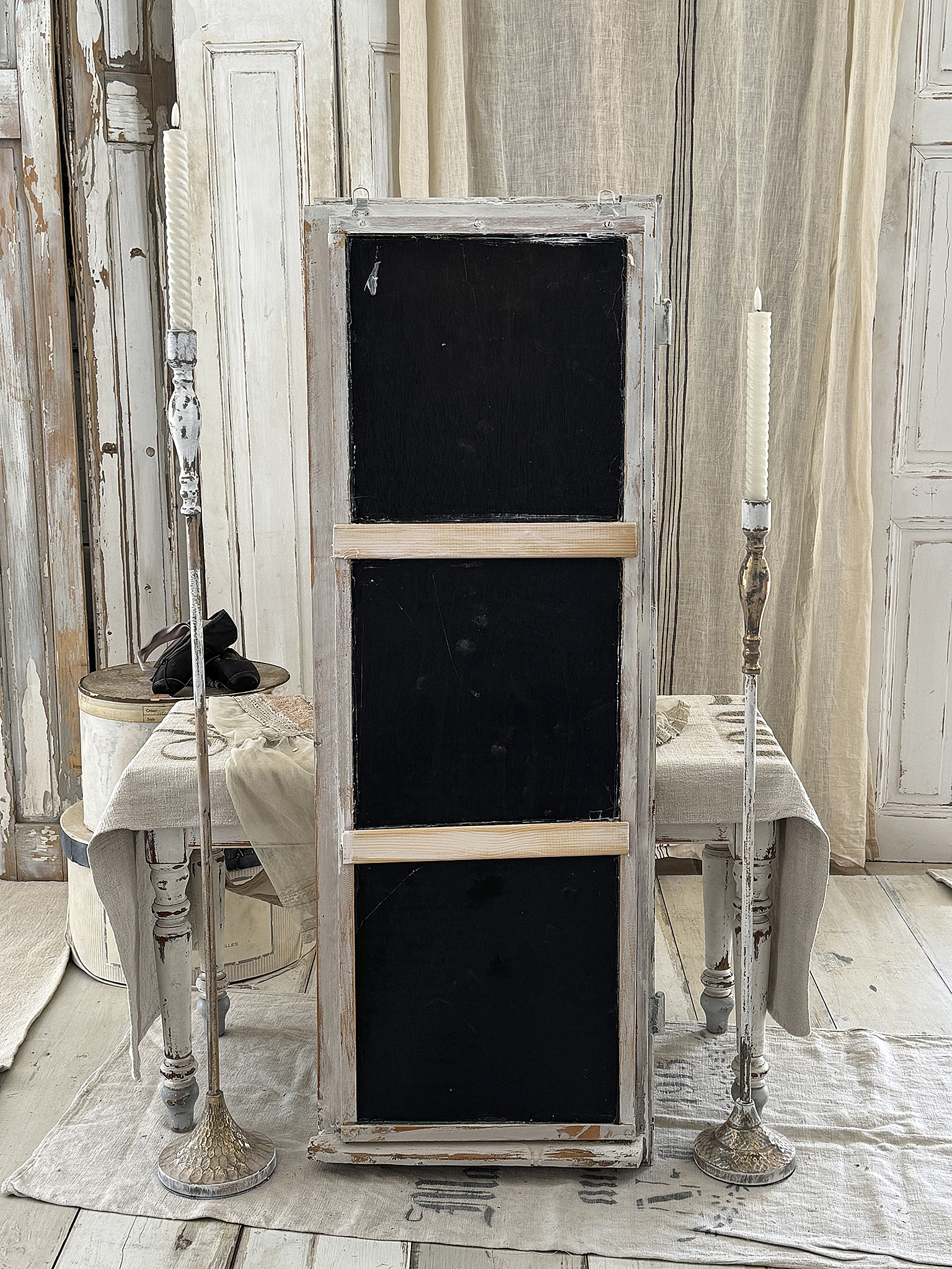 Altes Sprossenfenster als Spiegel – Shabby Chic****