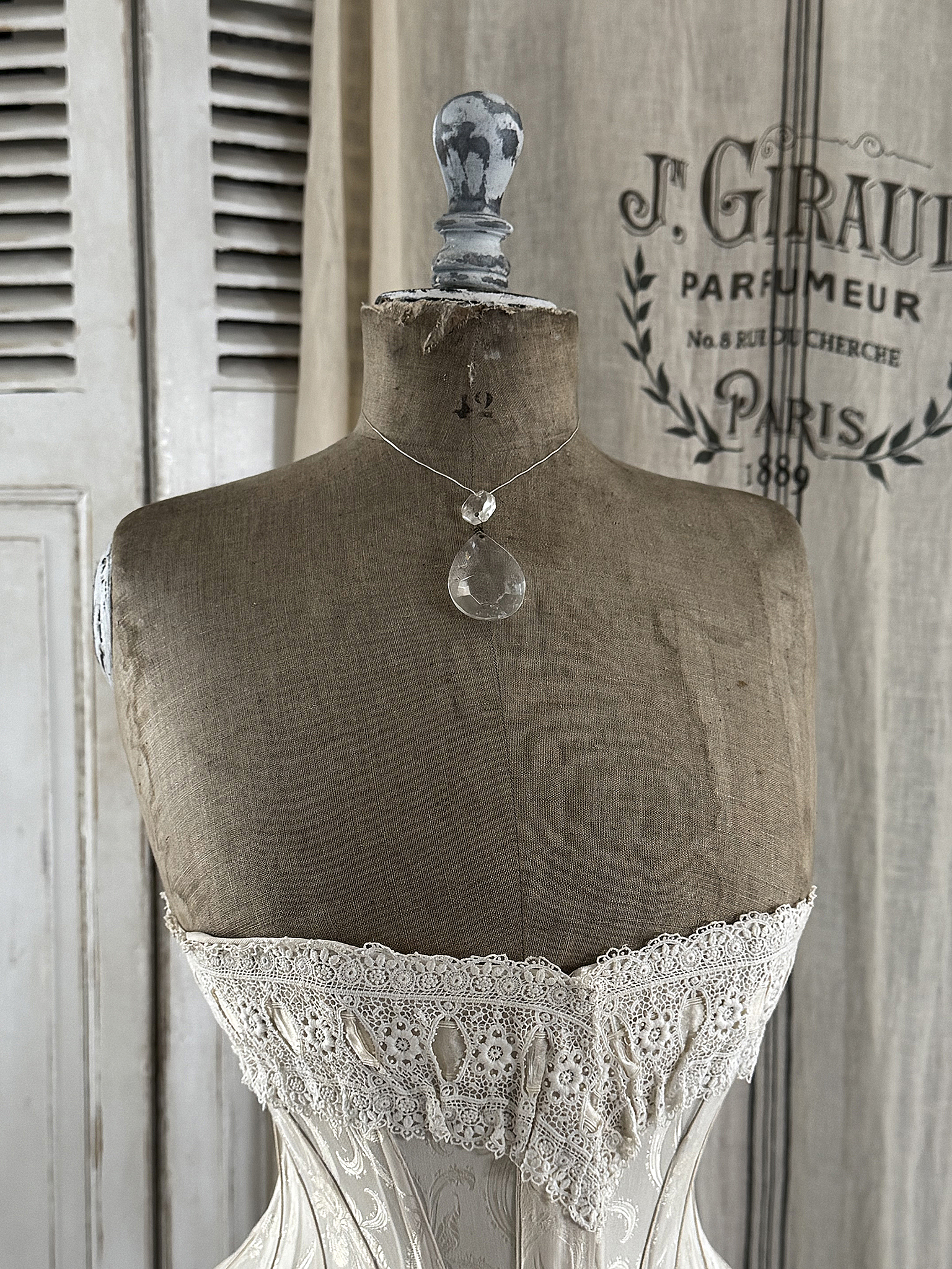 Antike Schneiderbüste „Wespentaille“ mit Vintage-Korsett – Sammlerstück***