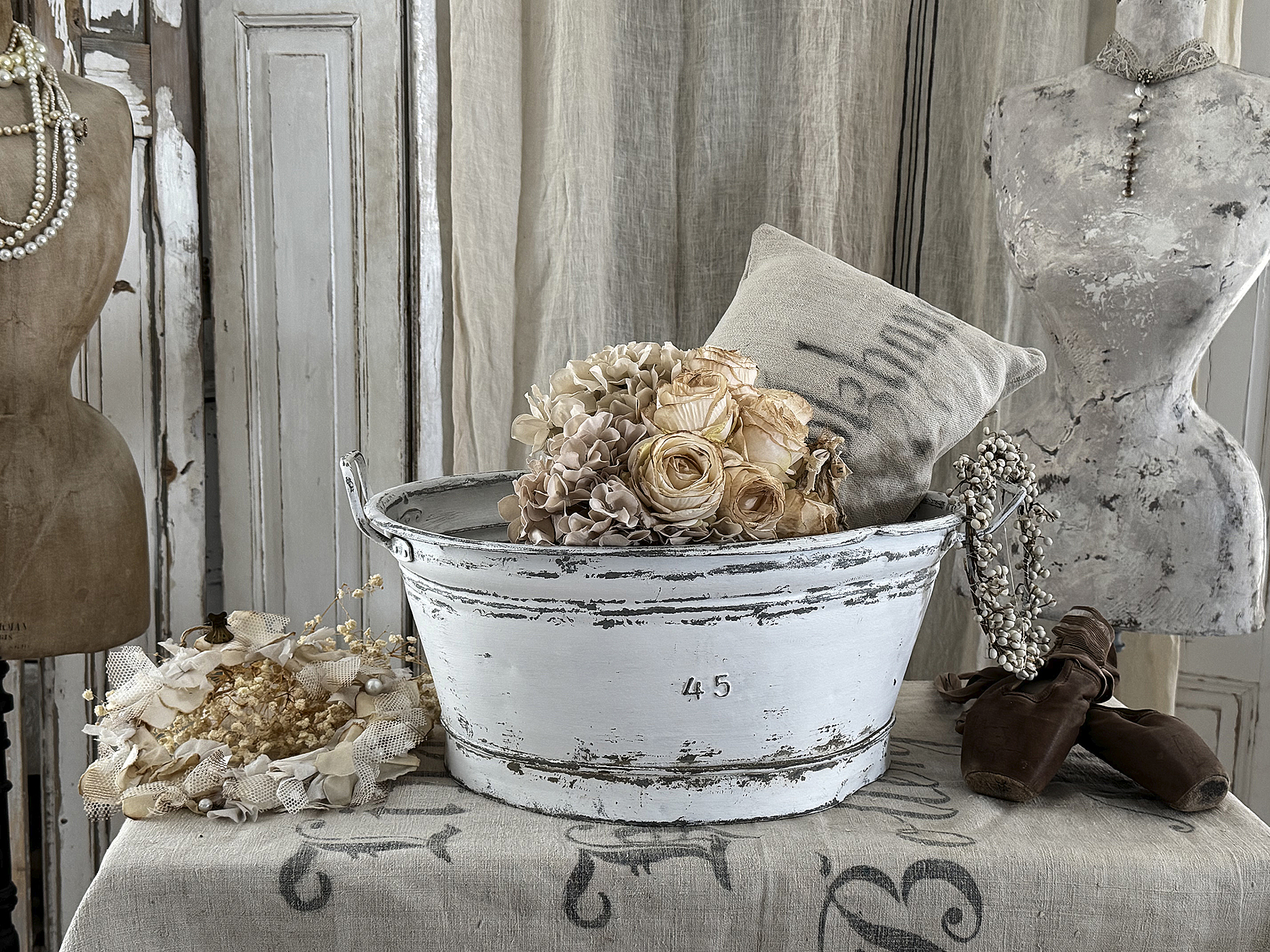 Alte Zinkwanne im weißen Shabby-Look – charmantes Vintage-Unikat***