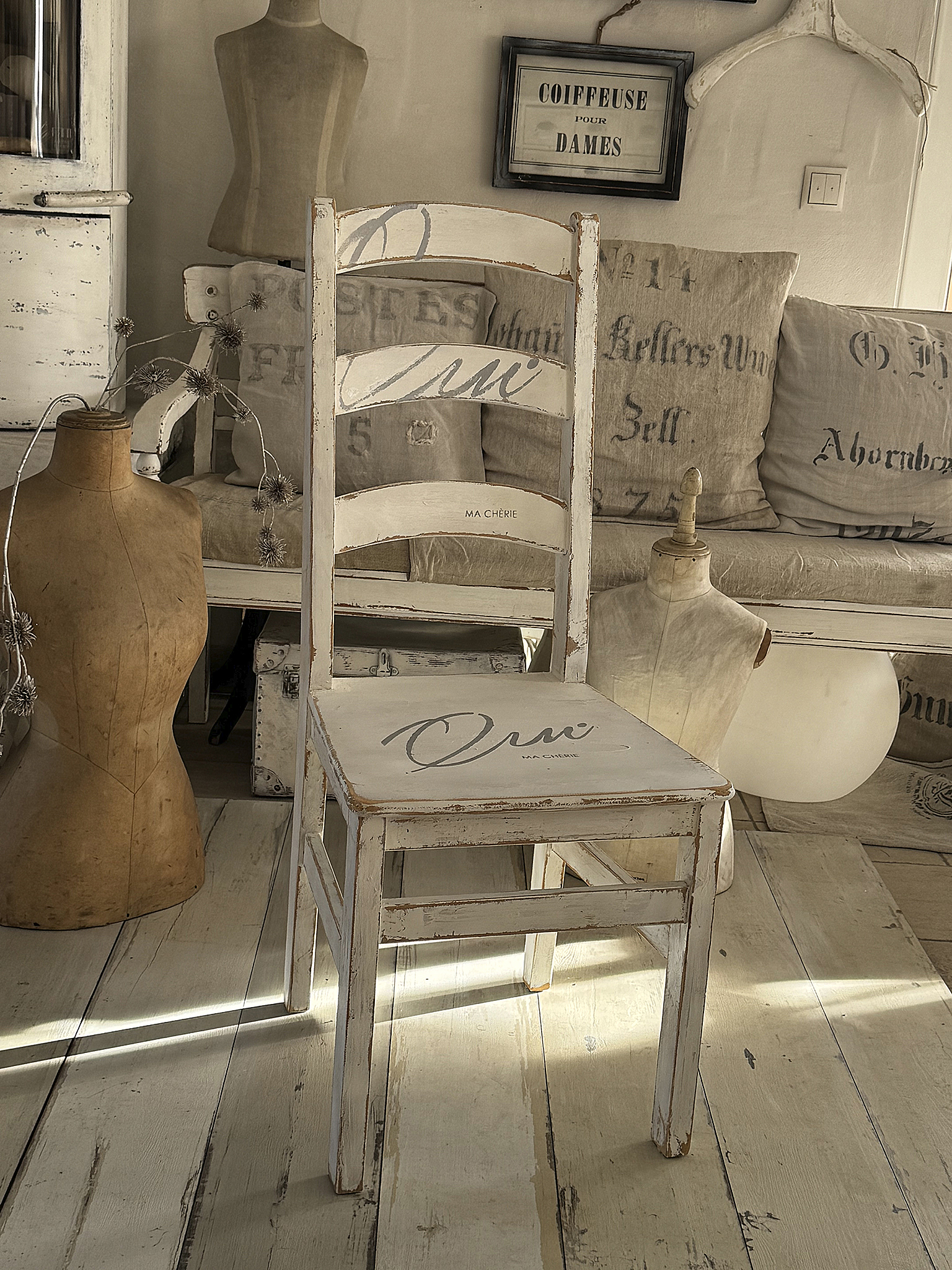 Hoher Holzstuhl Qui Ma Cherie***