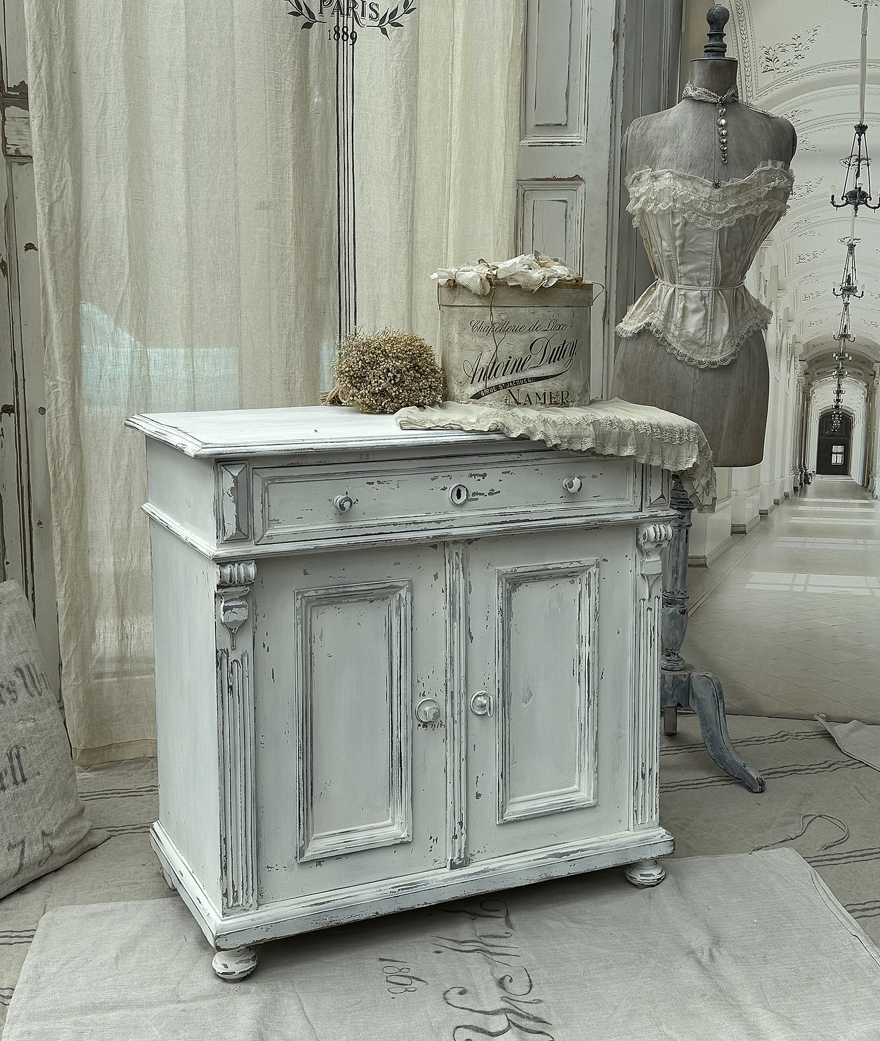 Antiker Beistellschrank/Kommode****