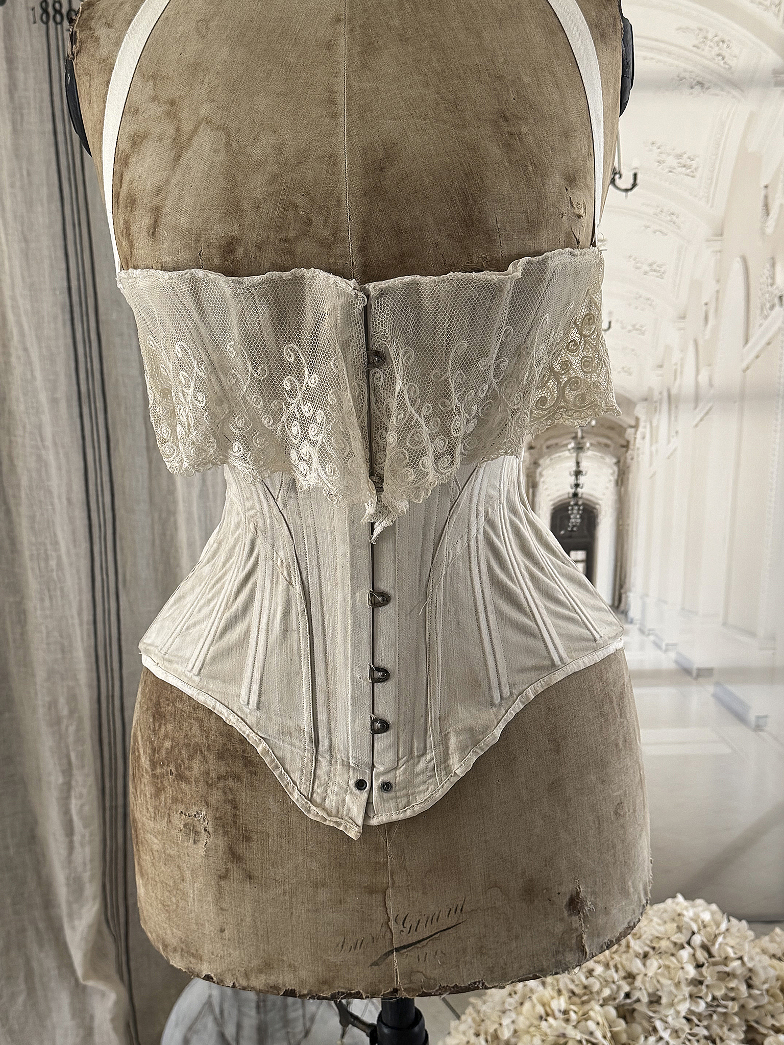 Antike Schneiderpuppe „Wespentaille“ mit vintage Korsett***