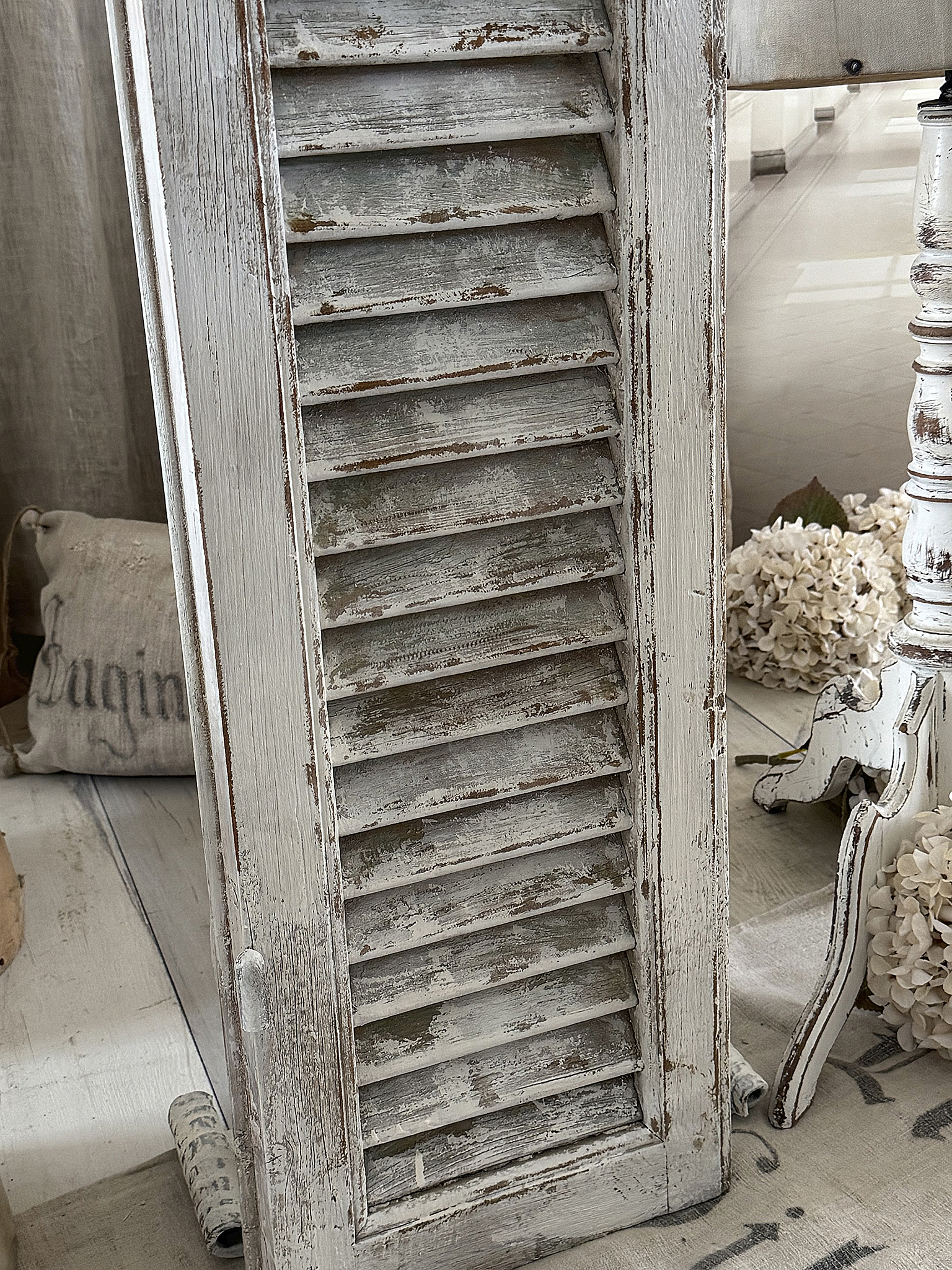 Antiker Lamellenladen aus Frankreich – Liebhaberstück