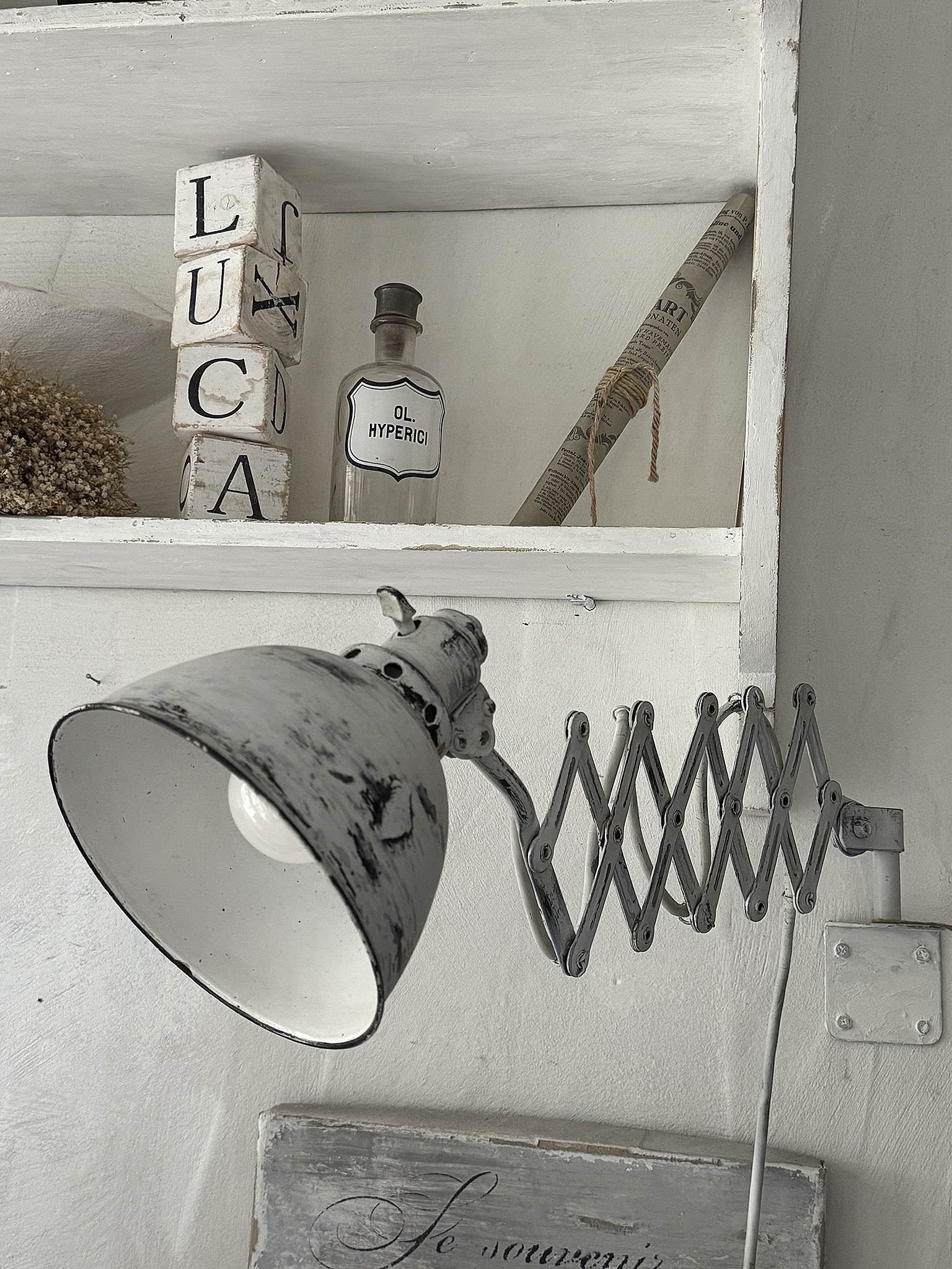 Industrielle Scherenwandlampe im Bauhaus-Design***