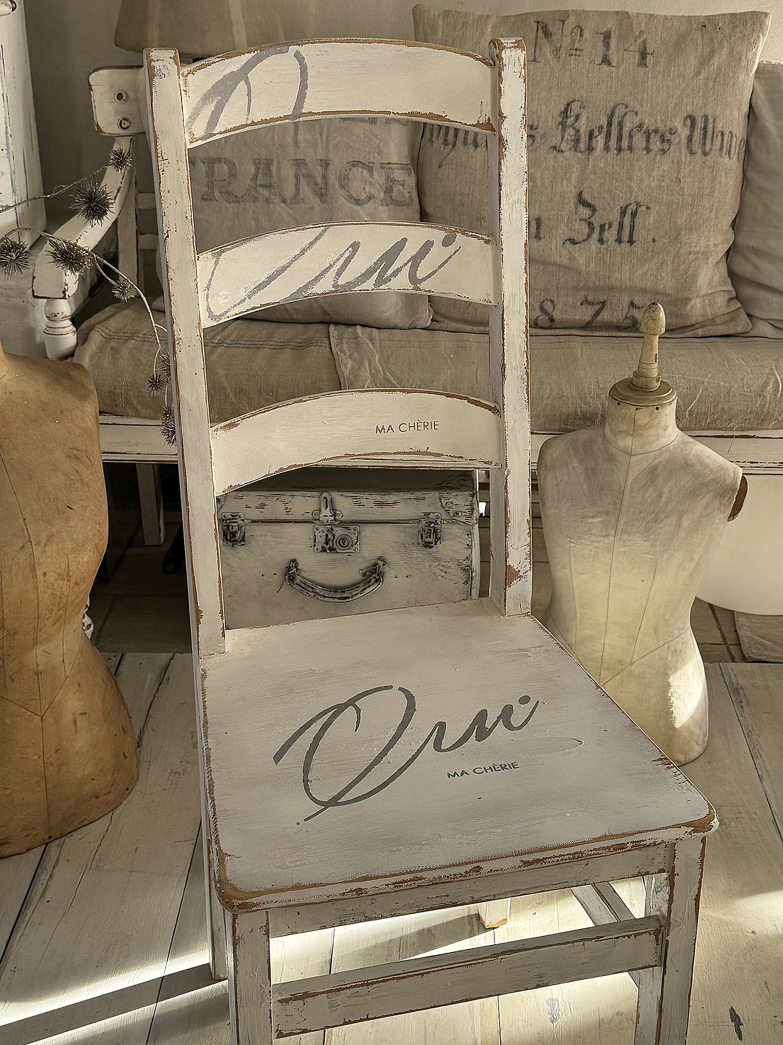 Hoher Holzstuhl Qui Ma Cherie***