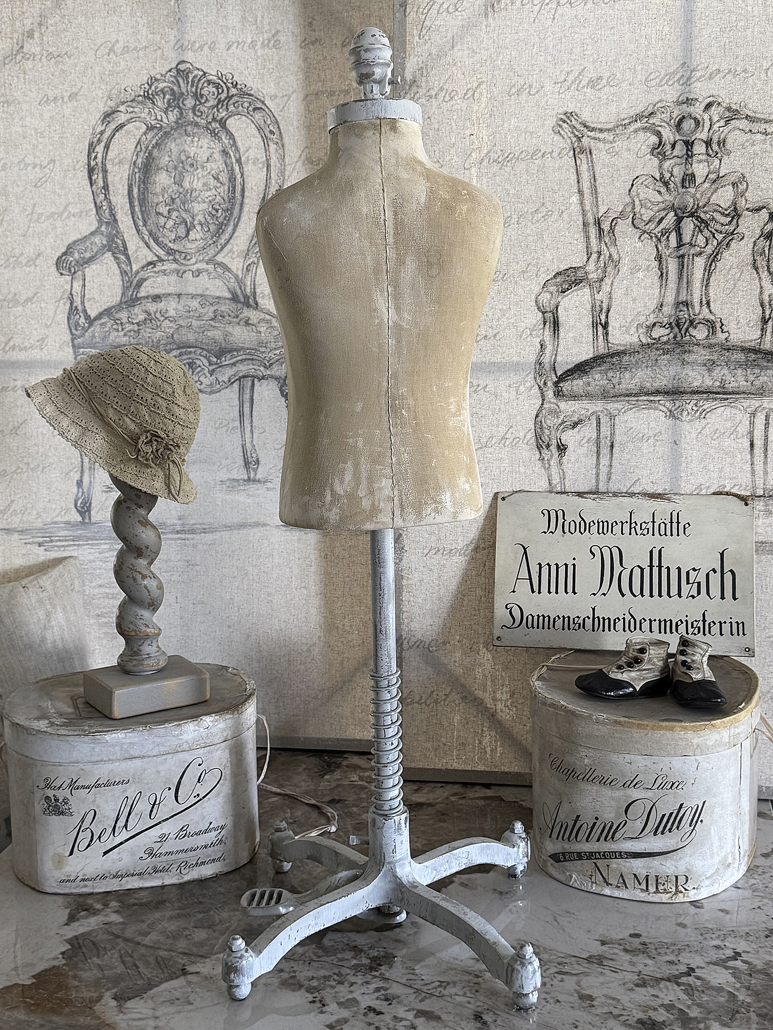 Reizende Kinderschneiderpuppe „Haute Couture“ im edlen Shabby-Chic***