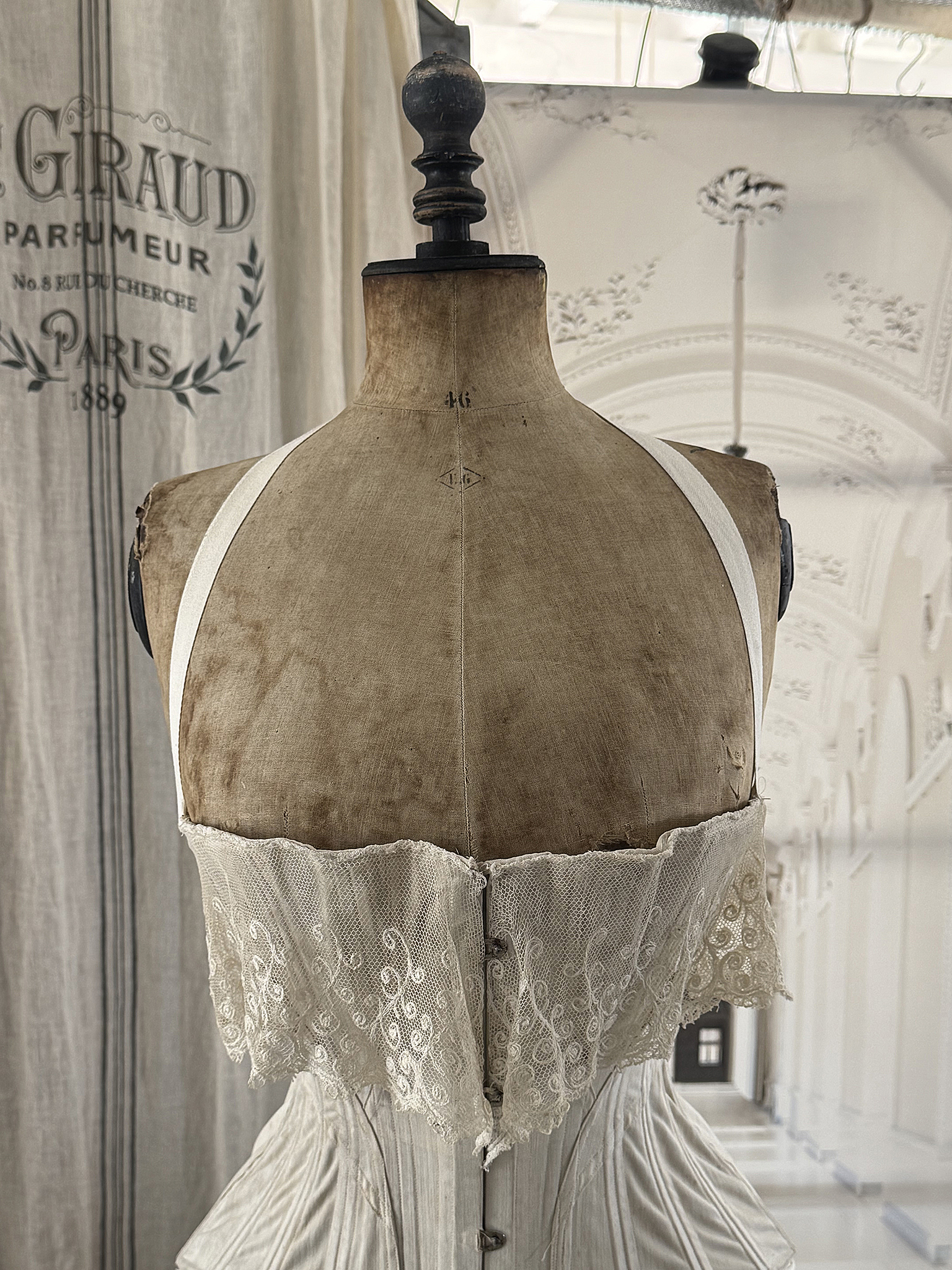 Antike Schneiderpuppe „Wespentaille“ mit vintage Korsett***