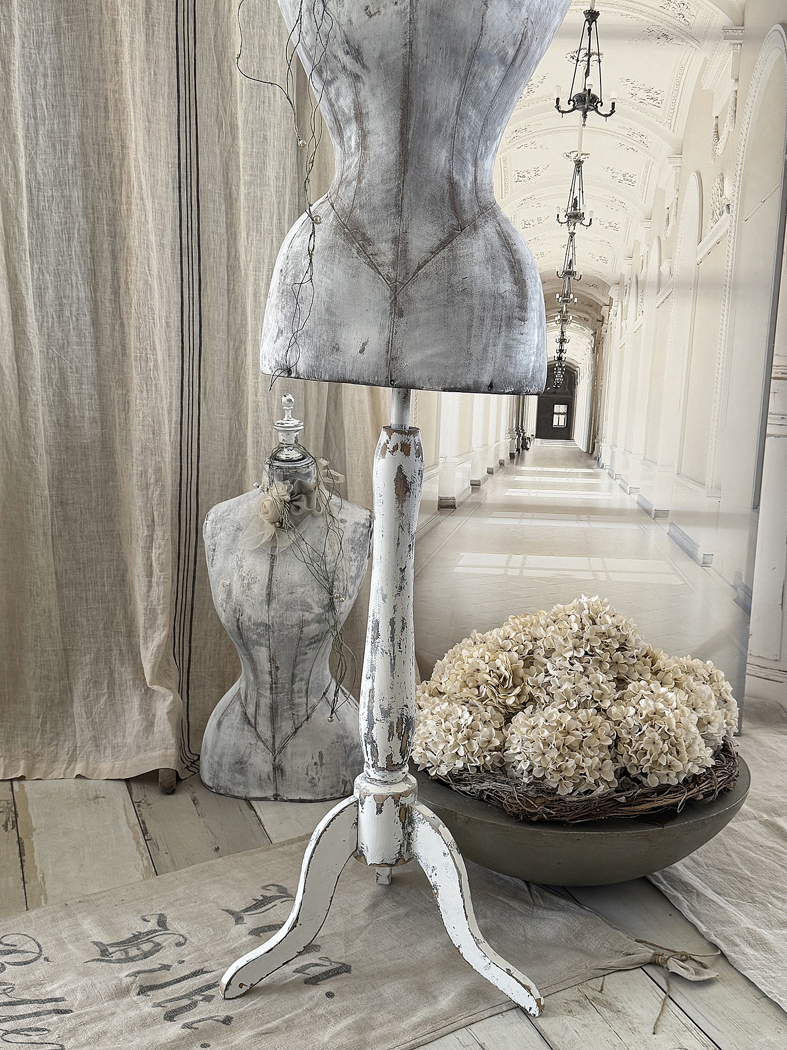 Antike Schneiderpuppe „Wespentaille“ im zarten Vintage-Look***