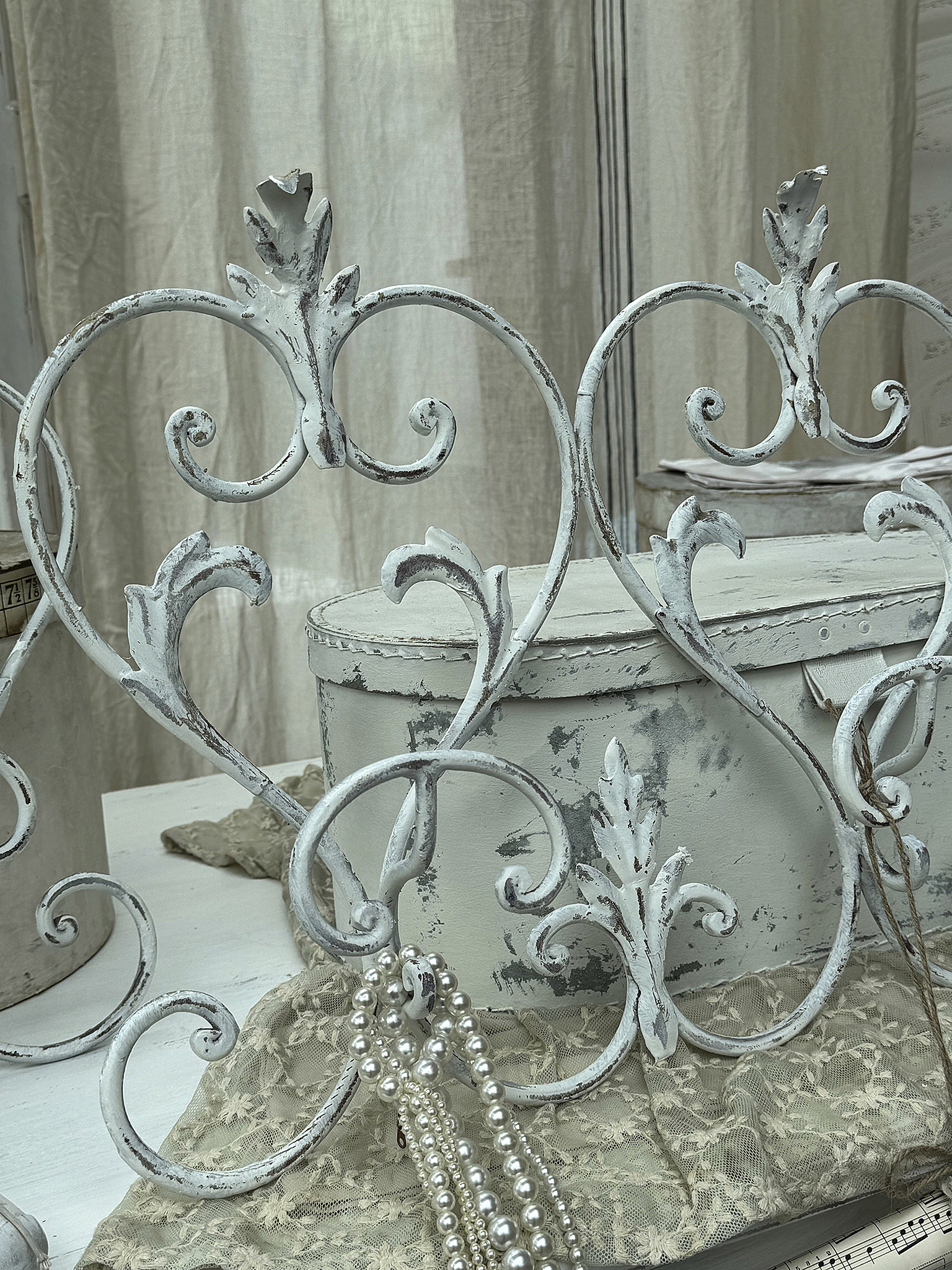 Alte Wandgarderoben im Jugendstil – im Duo***