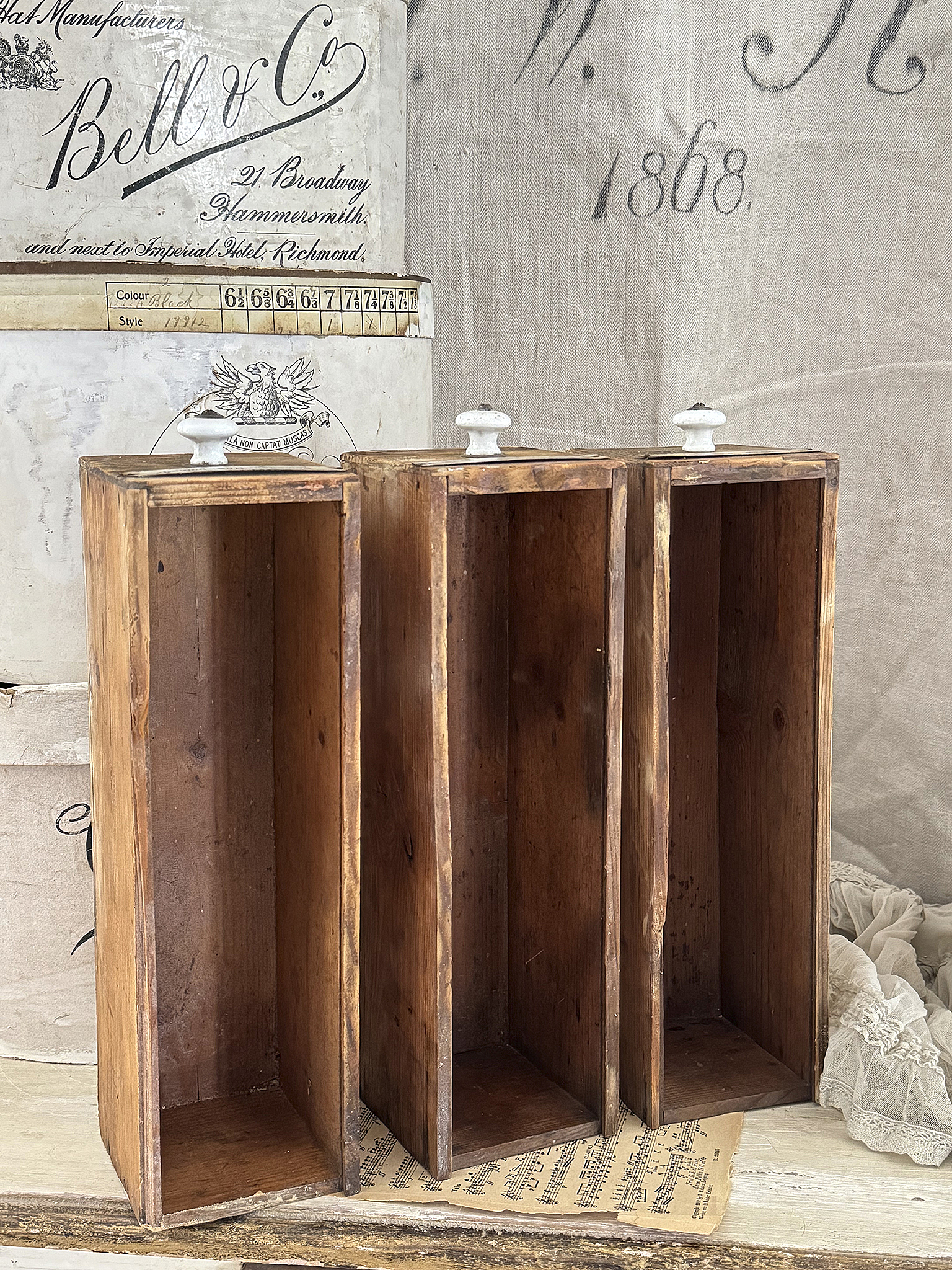 Trio alte Apothekerschubladen*** Trio alte Apothekerschubladen***