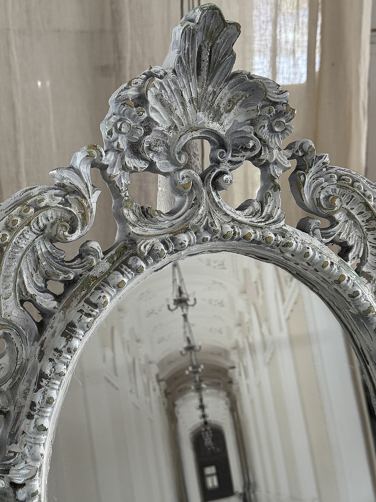 Romantischer alter Wandspiegel***