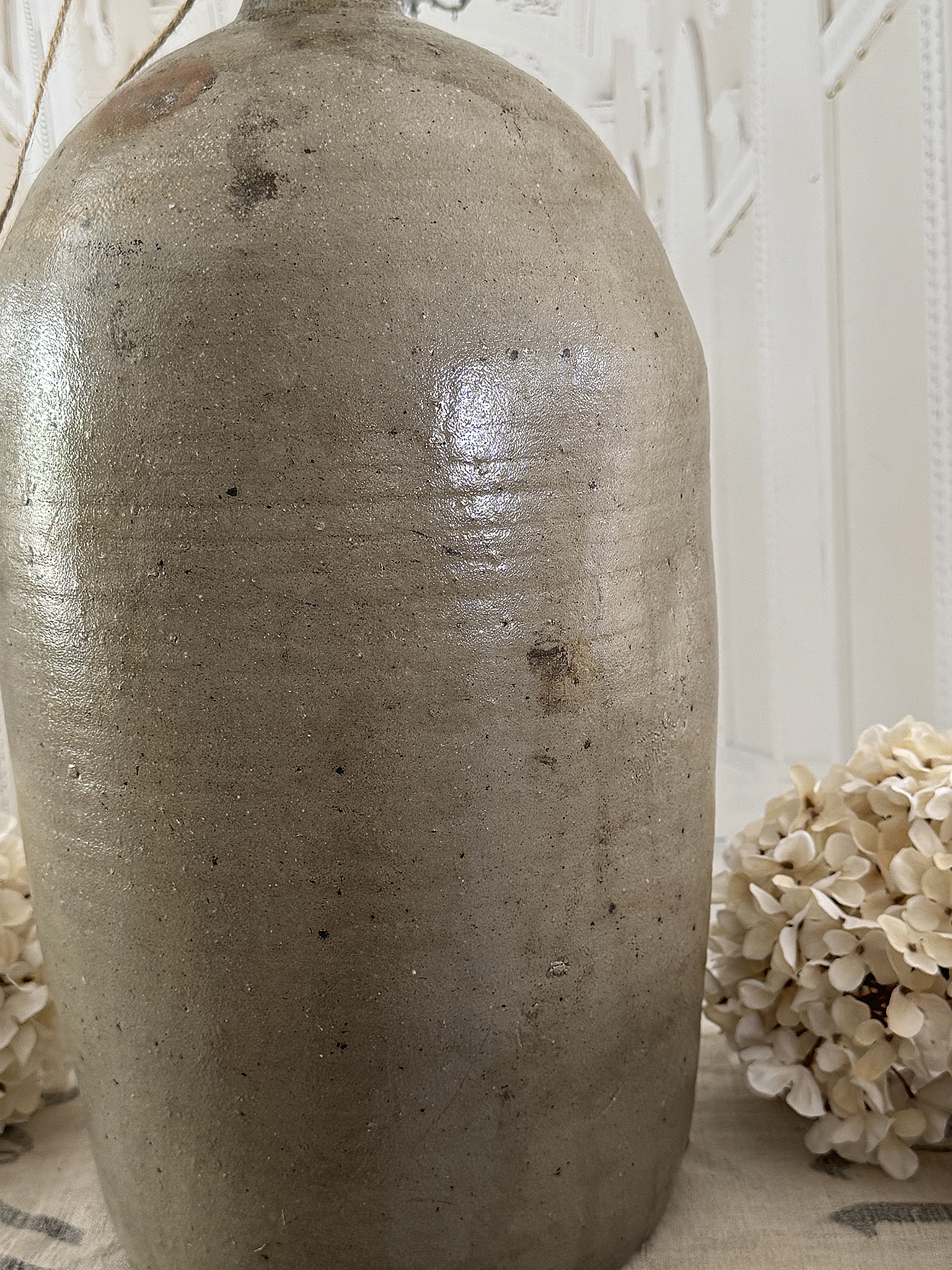 Große alte Steinzeug-Vase aus Frankreich – handgefertigtes Unikat mit Charakter und Patina***
