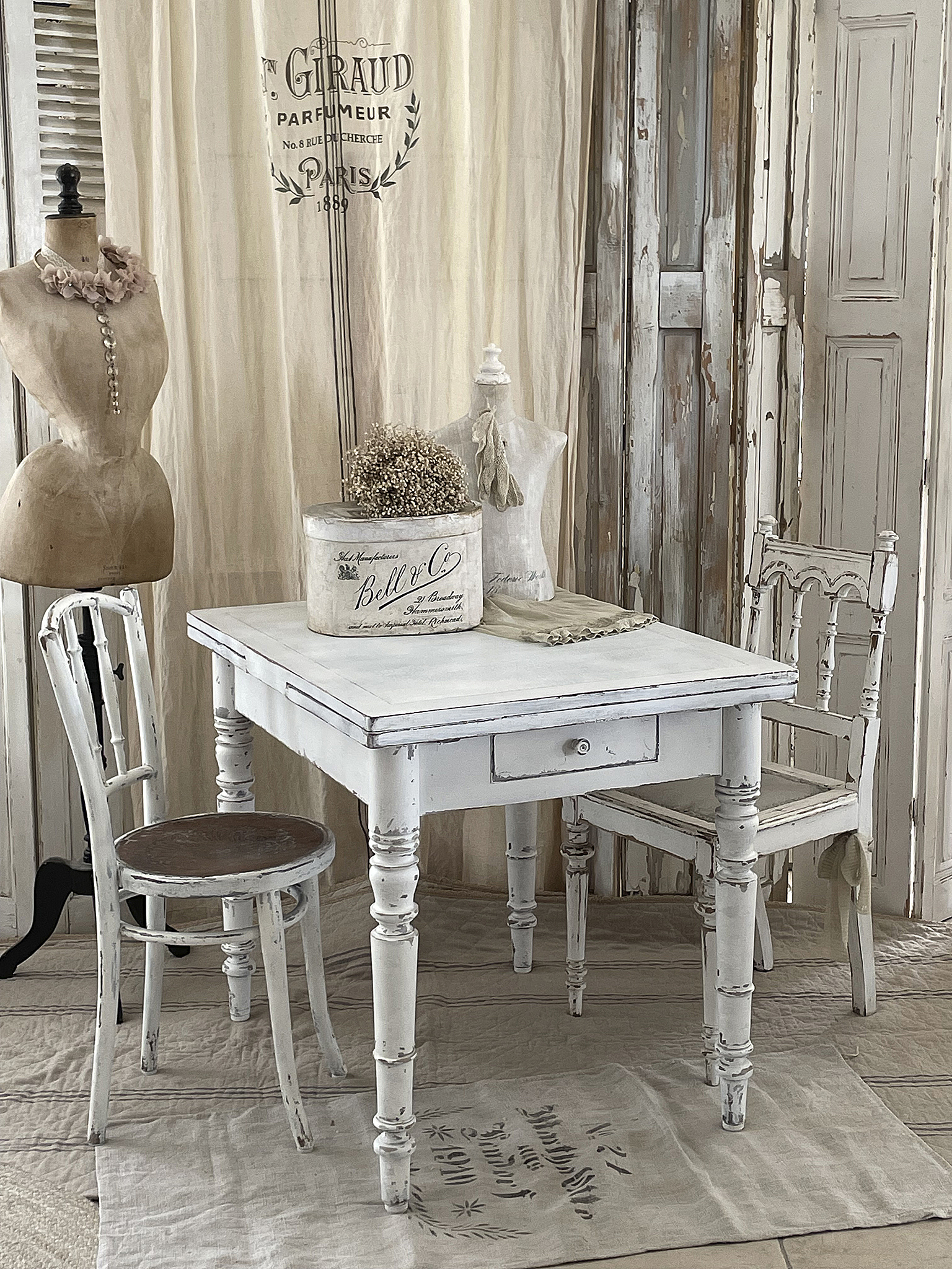 Antiker Shabby Gründerzeit-Esstisch / ausziehbar*** Antiker Shabby Gründerzeit-Esstisch / ausziehbar***