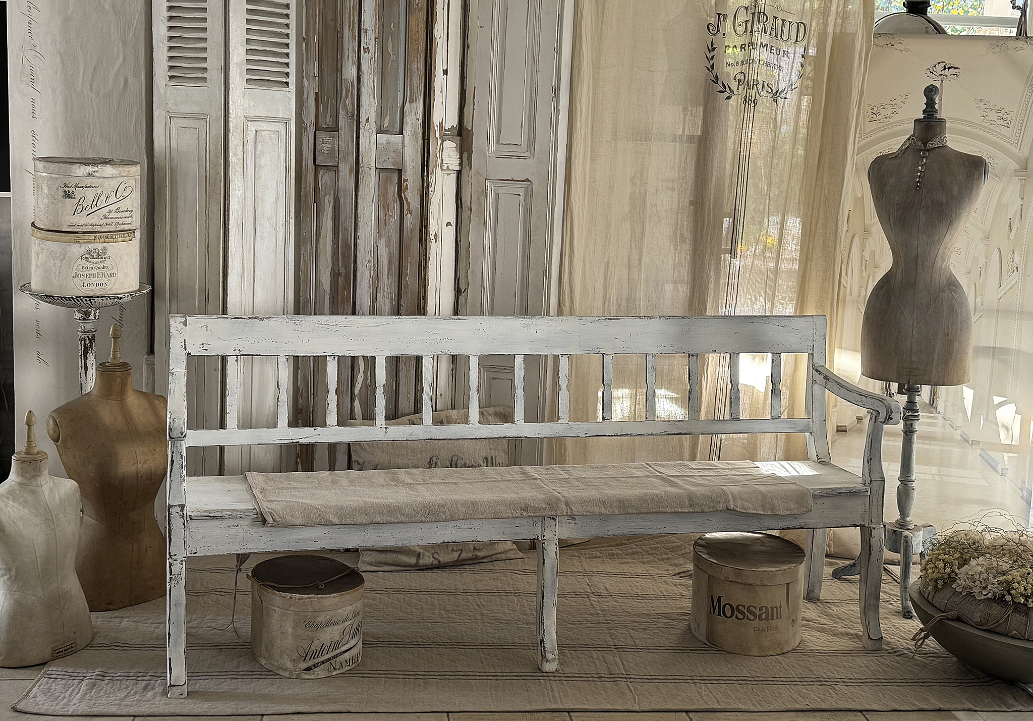 Antike, lange Biedermeierbank mit Armlehnen Liebhaberstück***