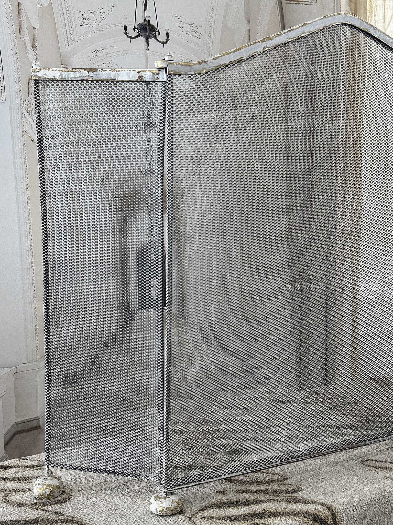 Antiker Kaminschutz aus Eisen und Messing im Shabby Chic***