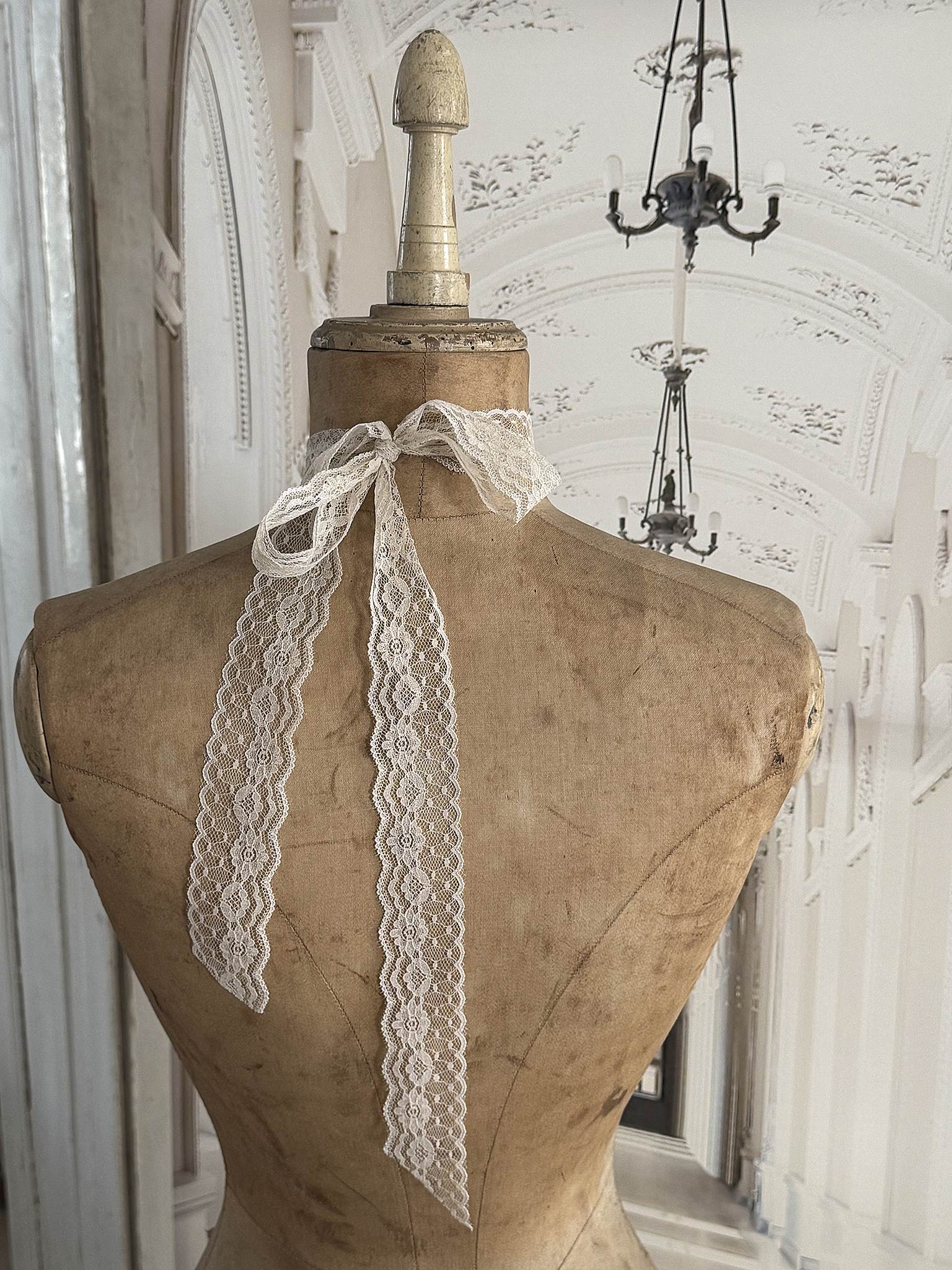 Collier für eine Schneiderpuppe Brocante***