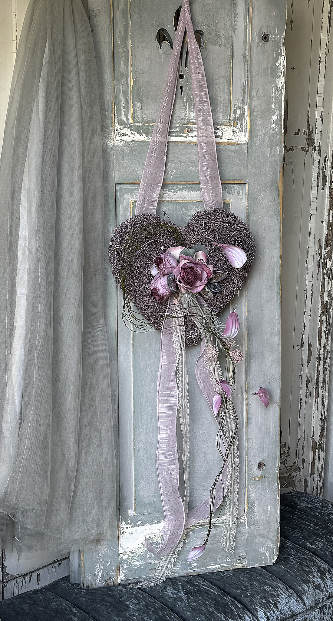 Edles Rebenherz mit hochwertiger Floristik – romantischer Charme*** 2