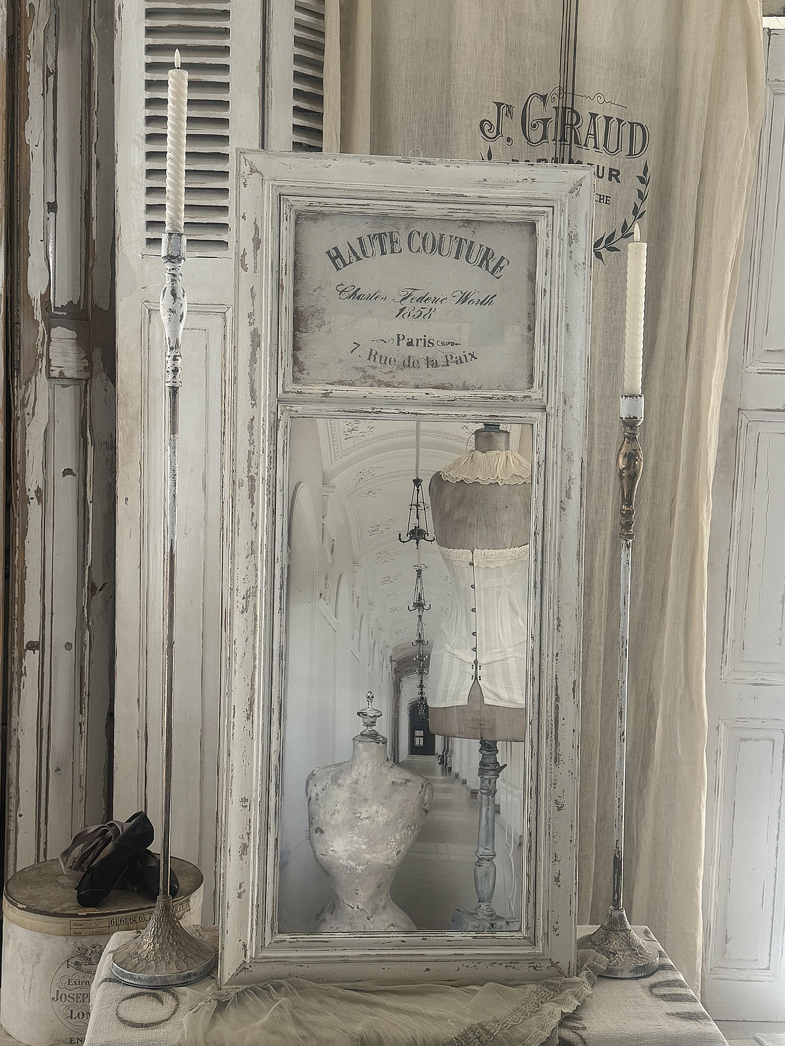 Großer Shabby Spiegel – Haute Couture Paris***